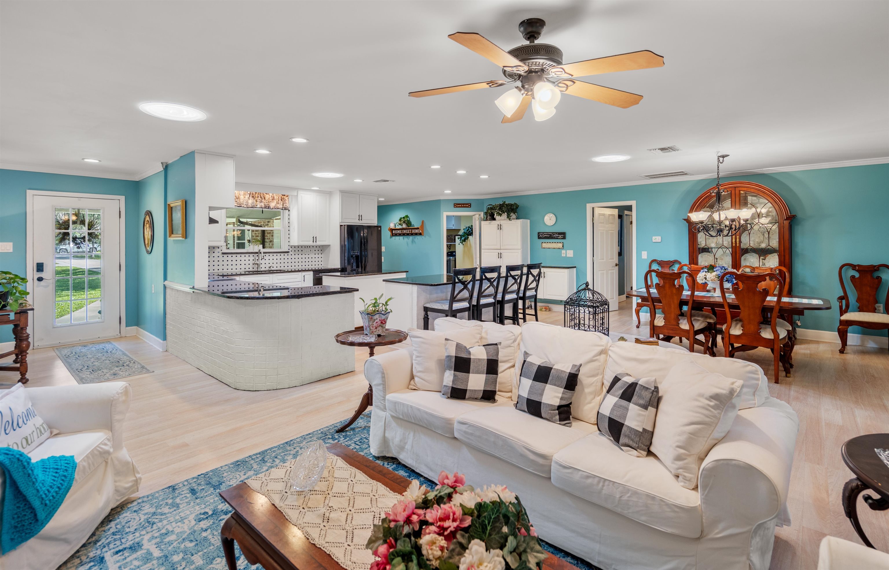 Image 9 of 60 For 8333 Colee Cove Rd