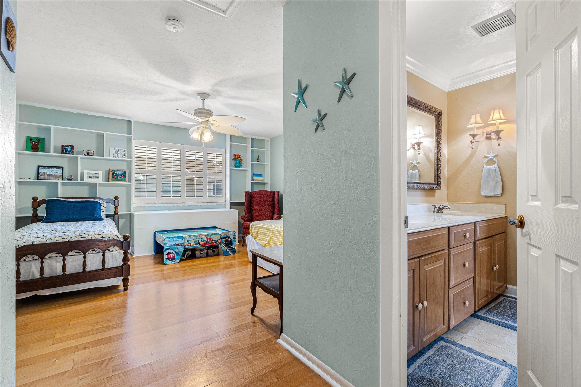 Image 24 of 49 For 3385 Coastal Hwy  2