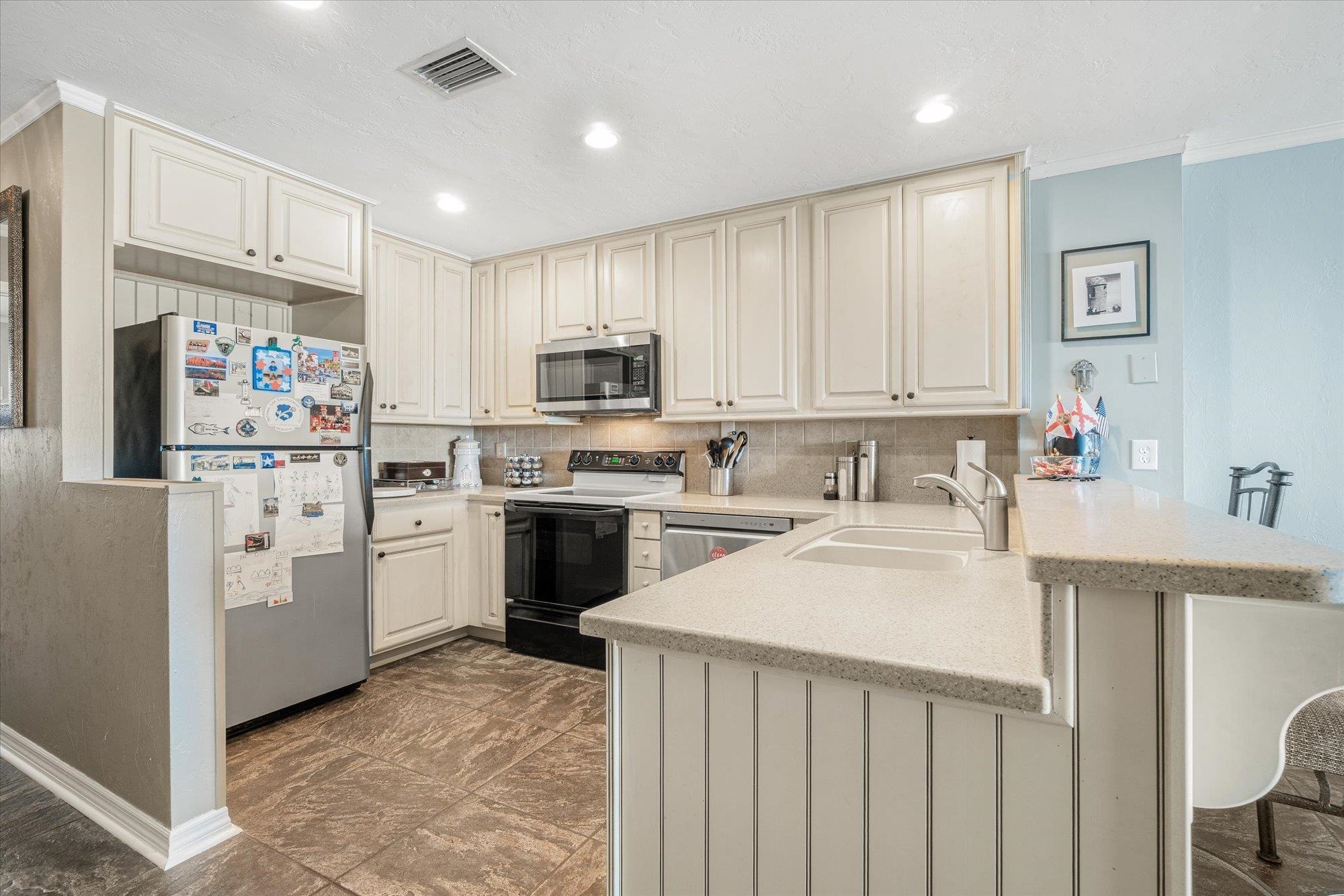 Image 6 of 49 For 3385 Coastal Hwy  2