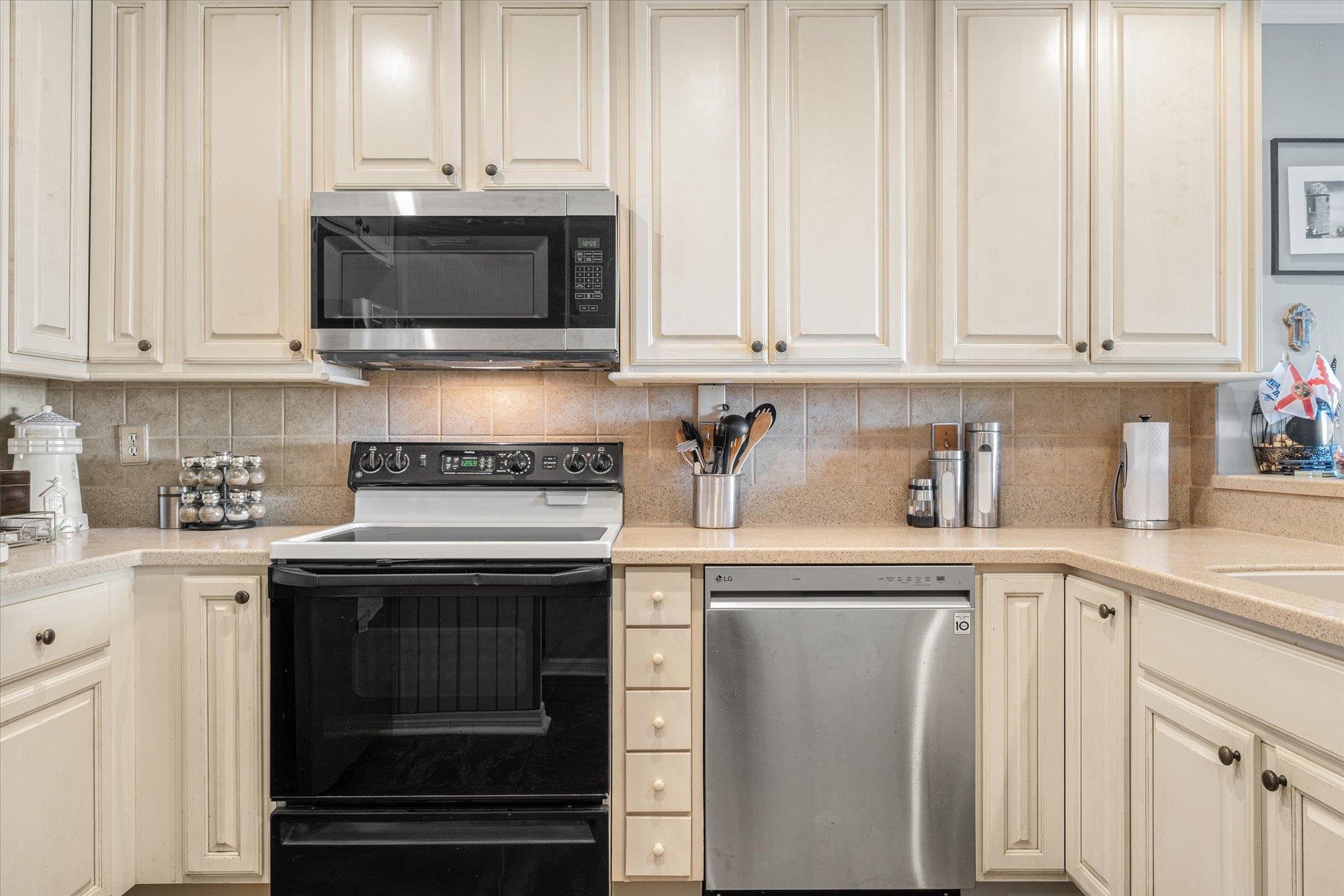 Image 7 of 49 For 3385 Coastal Hwy  2