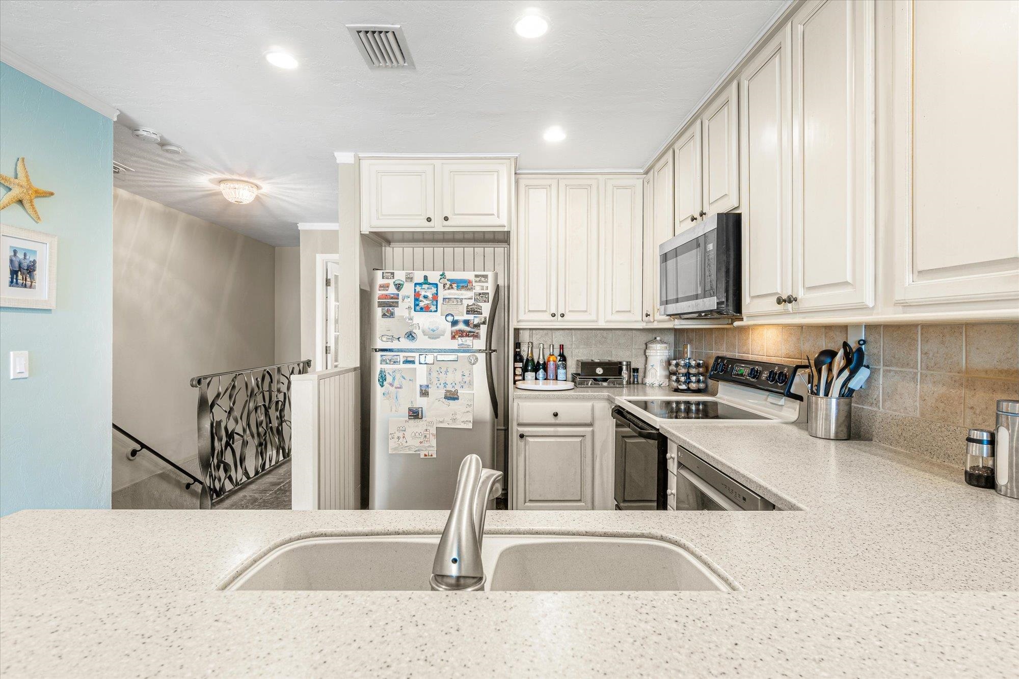 Image 9 of 49 For 3385 Coastal Hwy  2