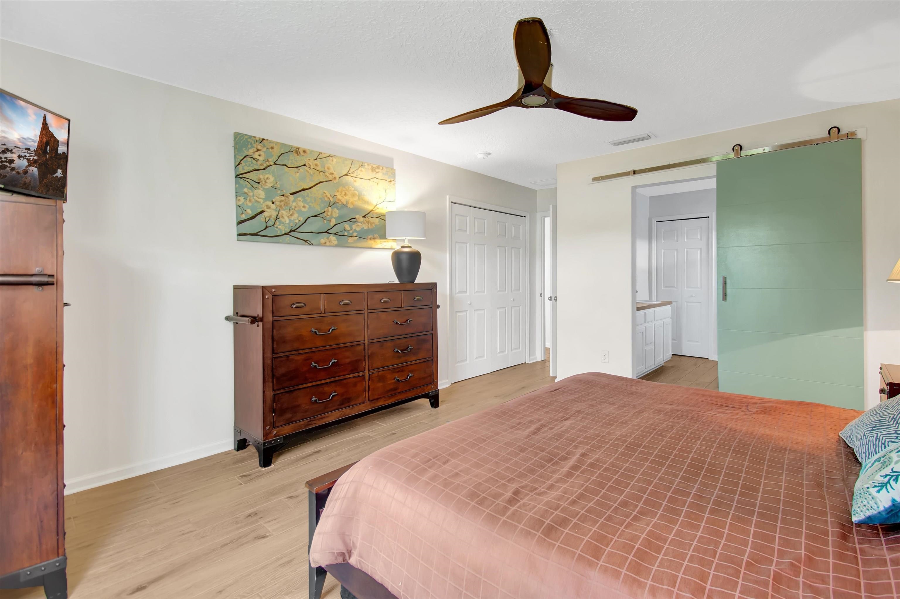 Image 16 of 33 For 880 Oak Arbor Circle