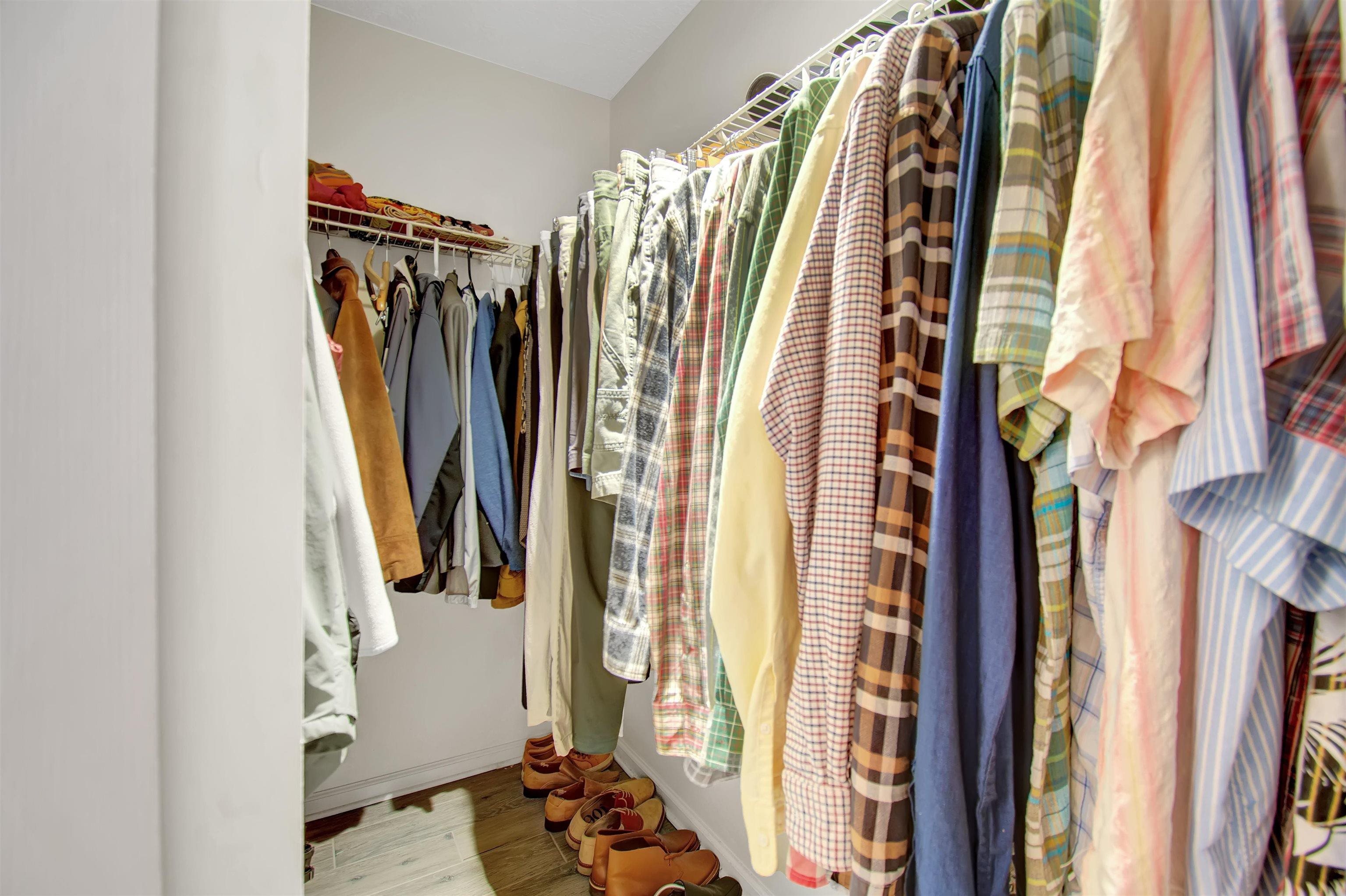 Image 17 of 33 For 880 Oak Arbor Circle