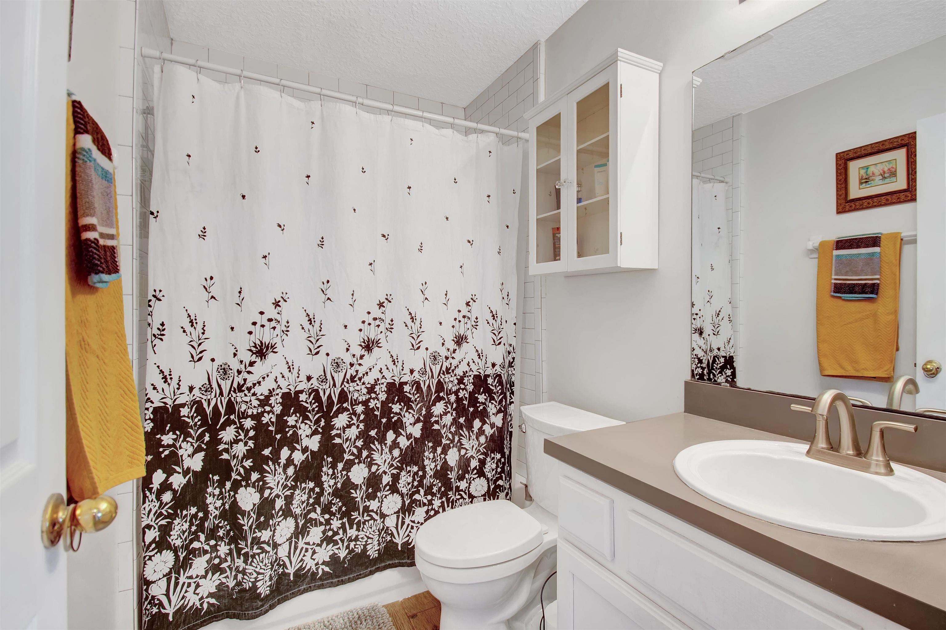 Image 27 of 33 For 880 Oak Arbor Circle