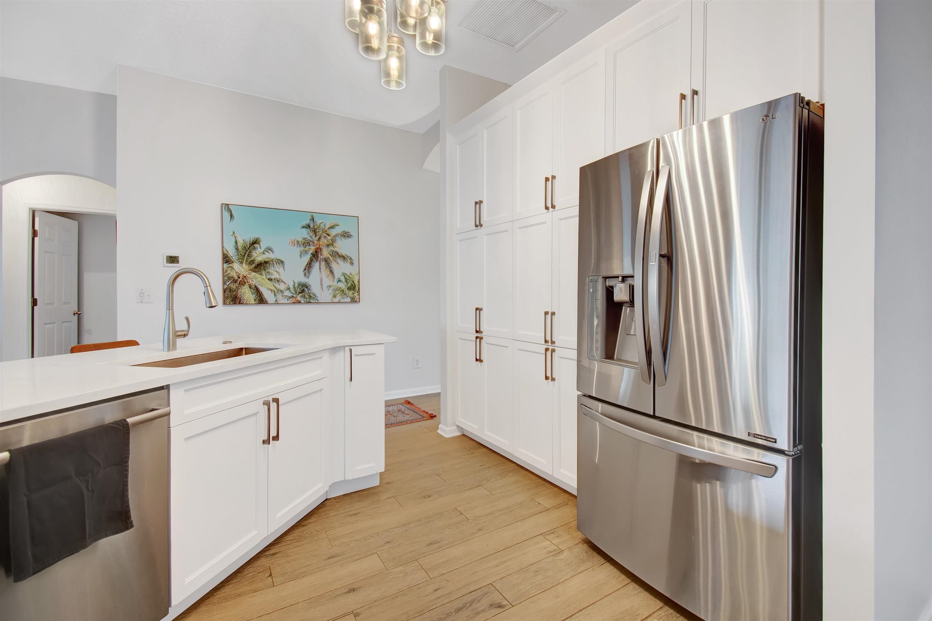 Image 6 of 33 For 880 Oak Arbor Circle