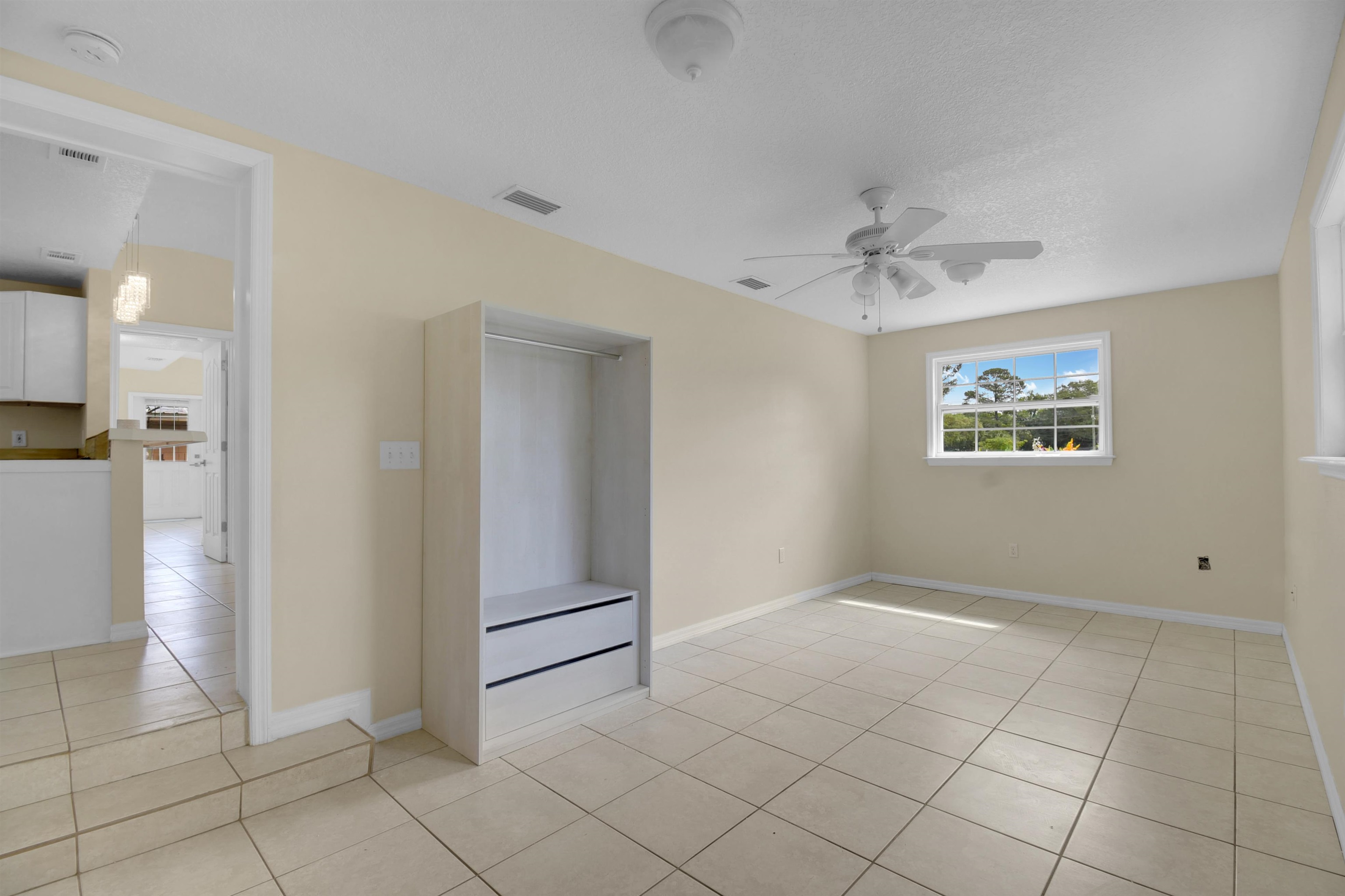 Image 16 of 38 For 228 Spring St