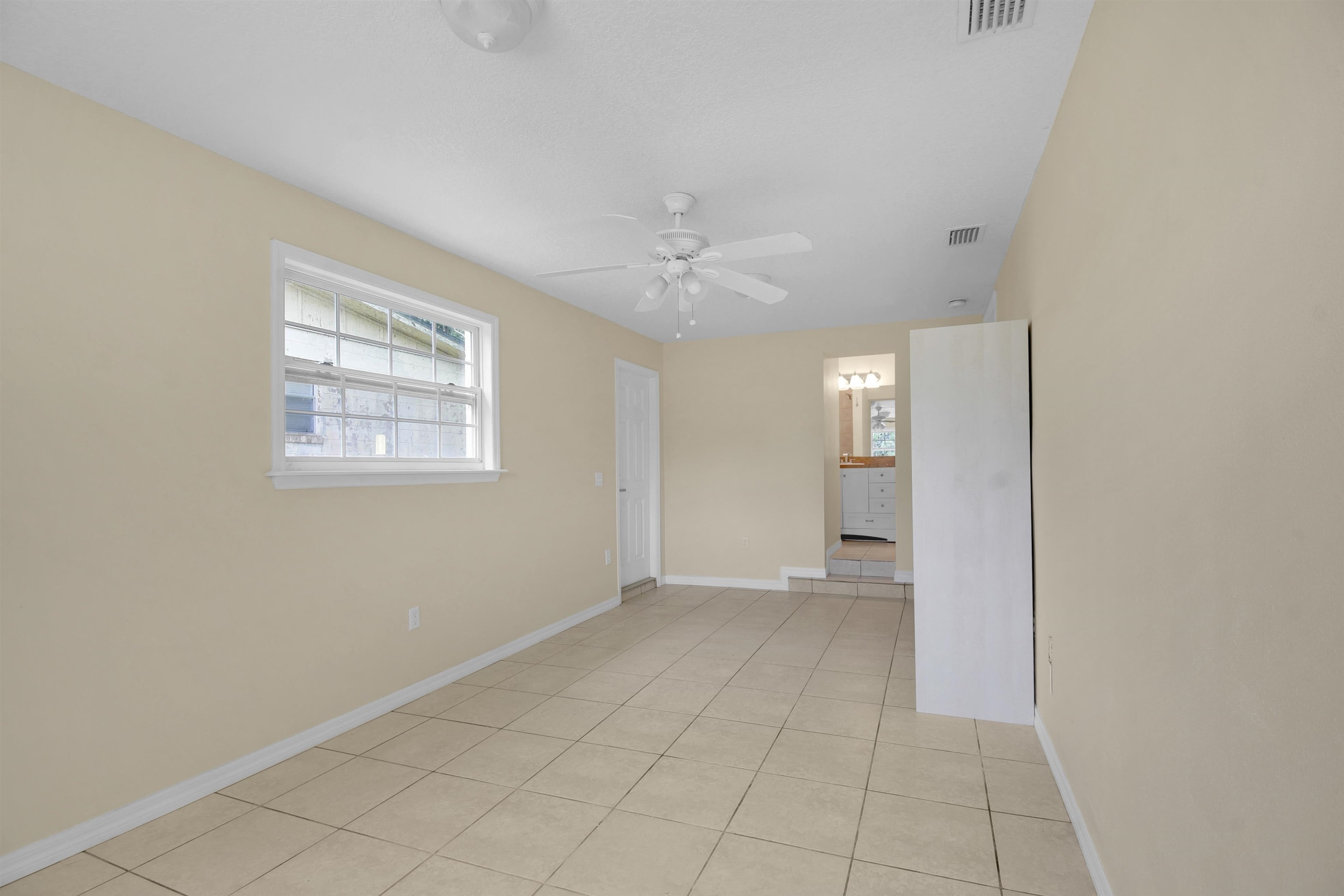 Image 18 of 38 For 228 Spring St