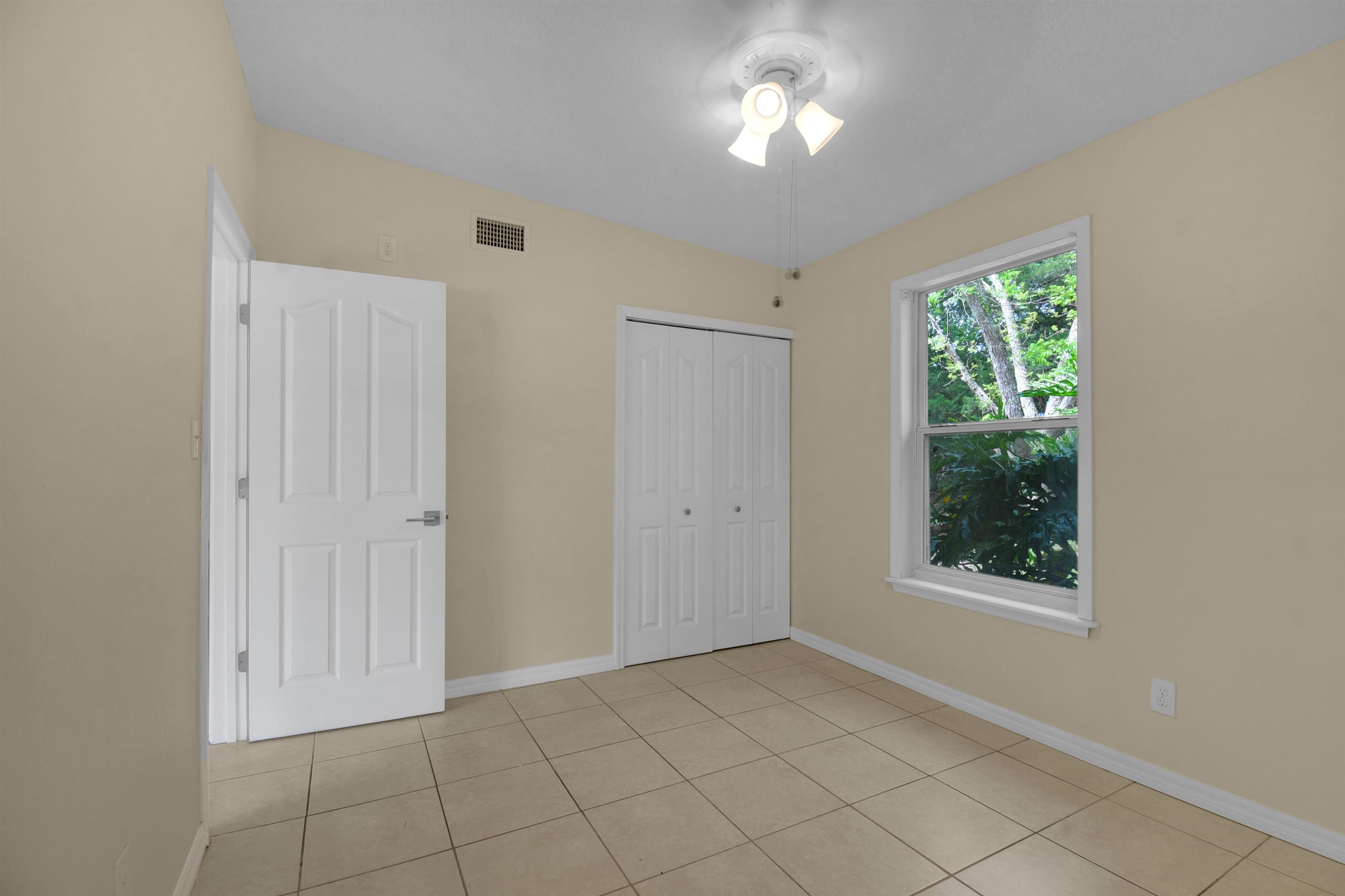 Image 28 of 38 For 228 Spring St