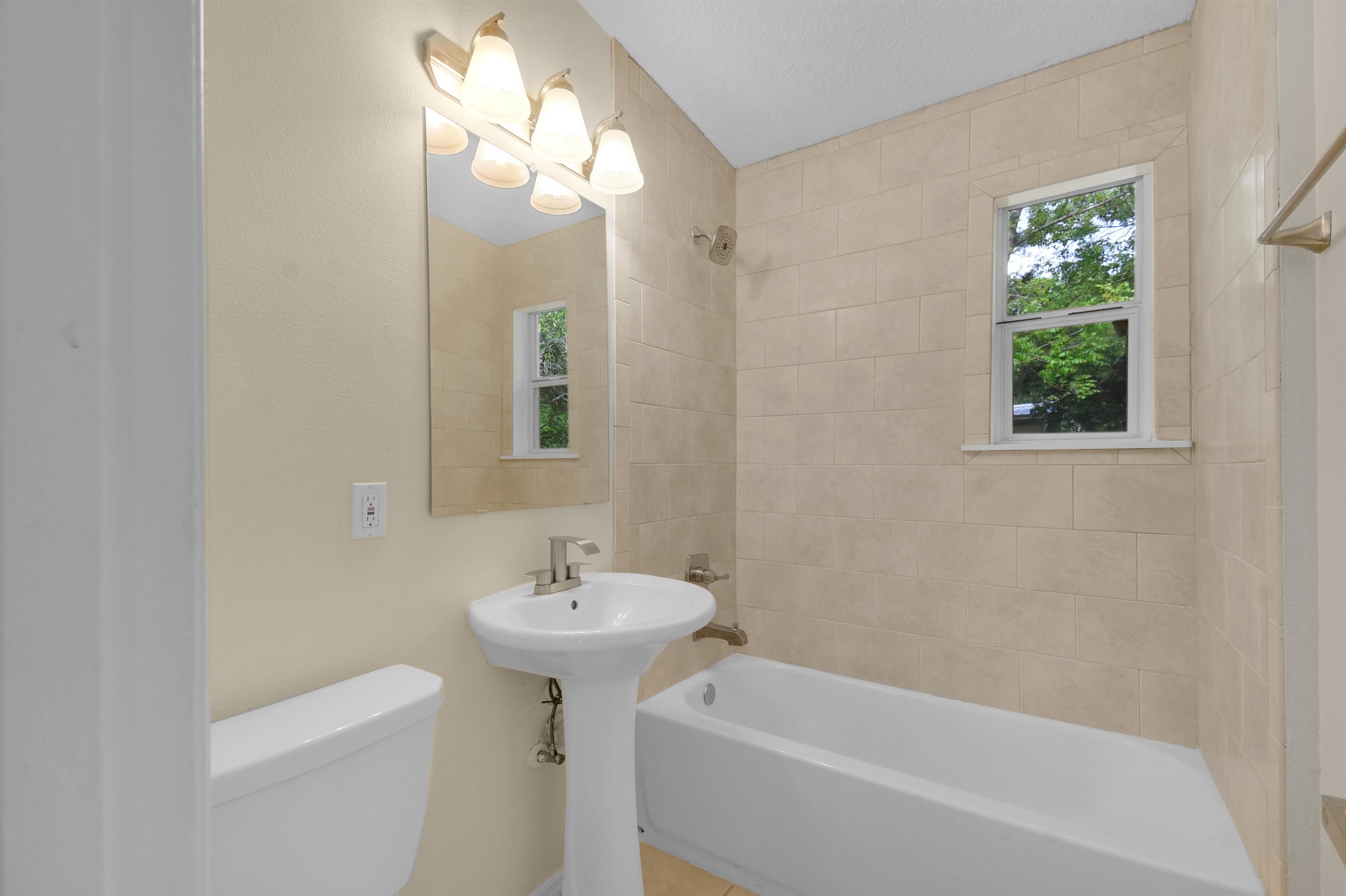 Image 30 of 38 For 228 Spring St