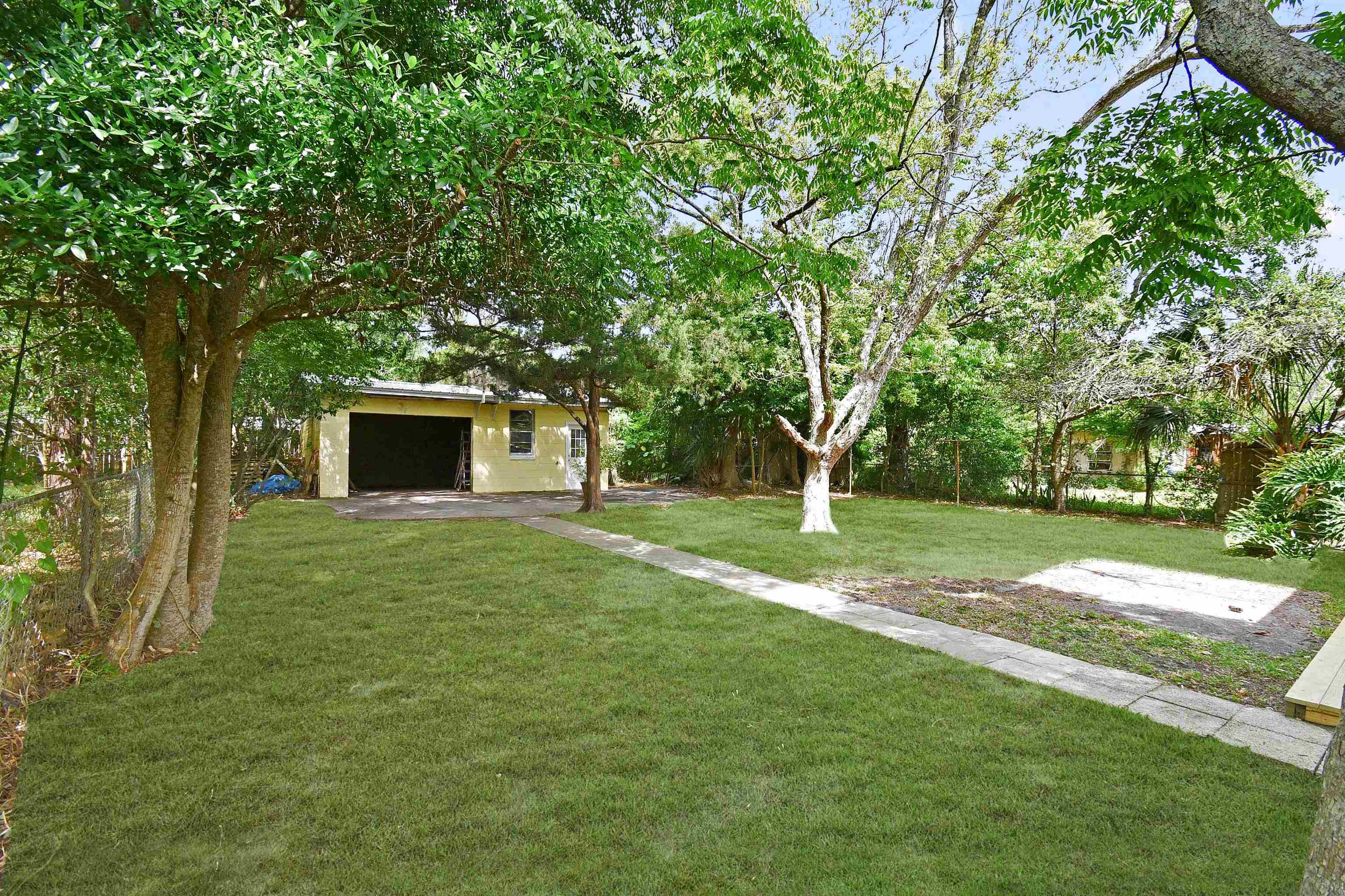 Image 36 of 38 For 228 Spring St