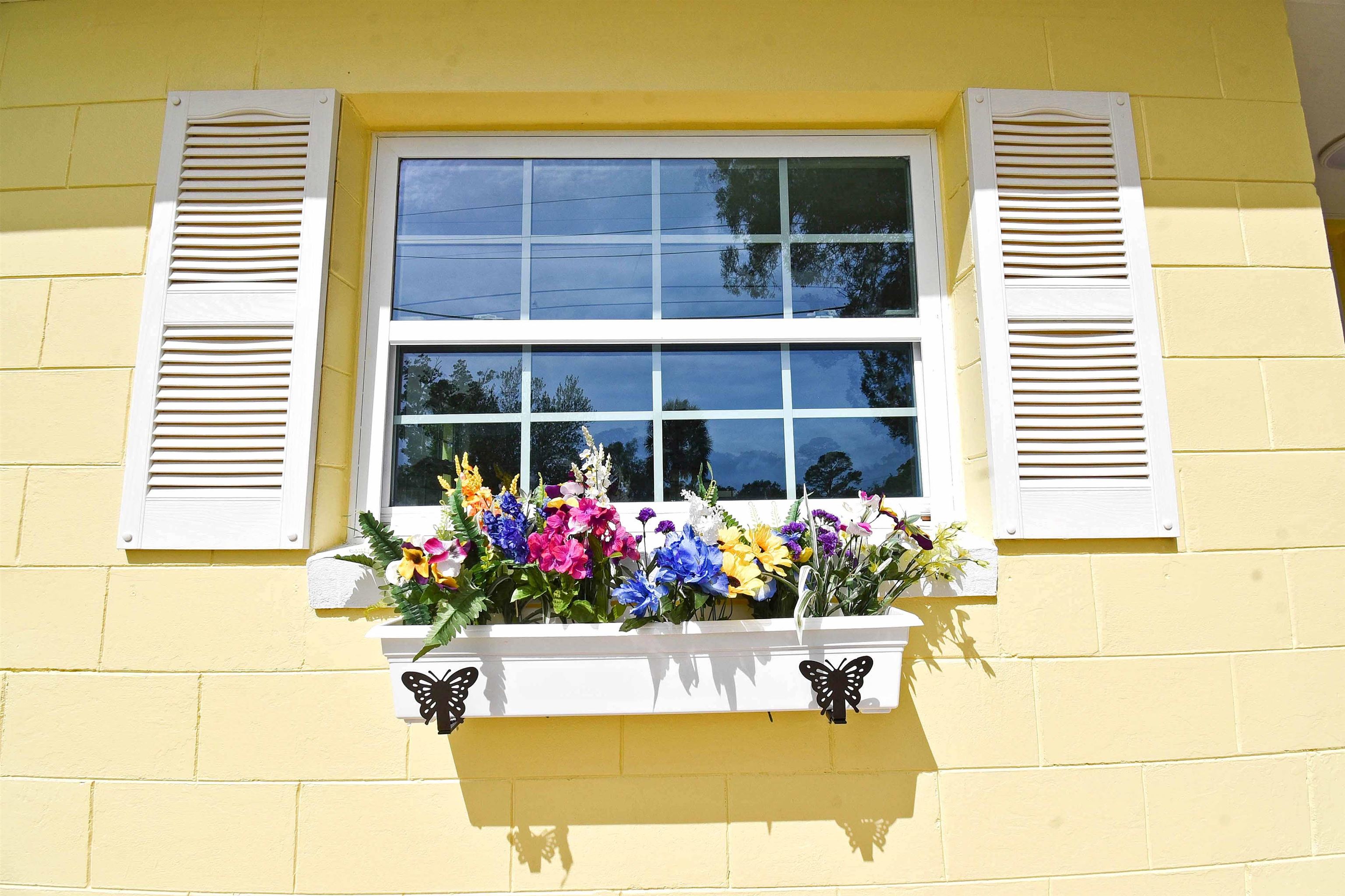 Image 5 of 38 For 228 Spring St