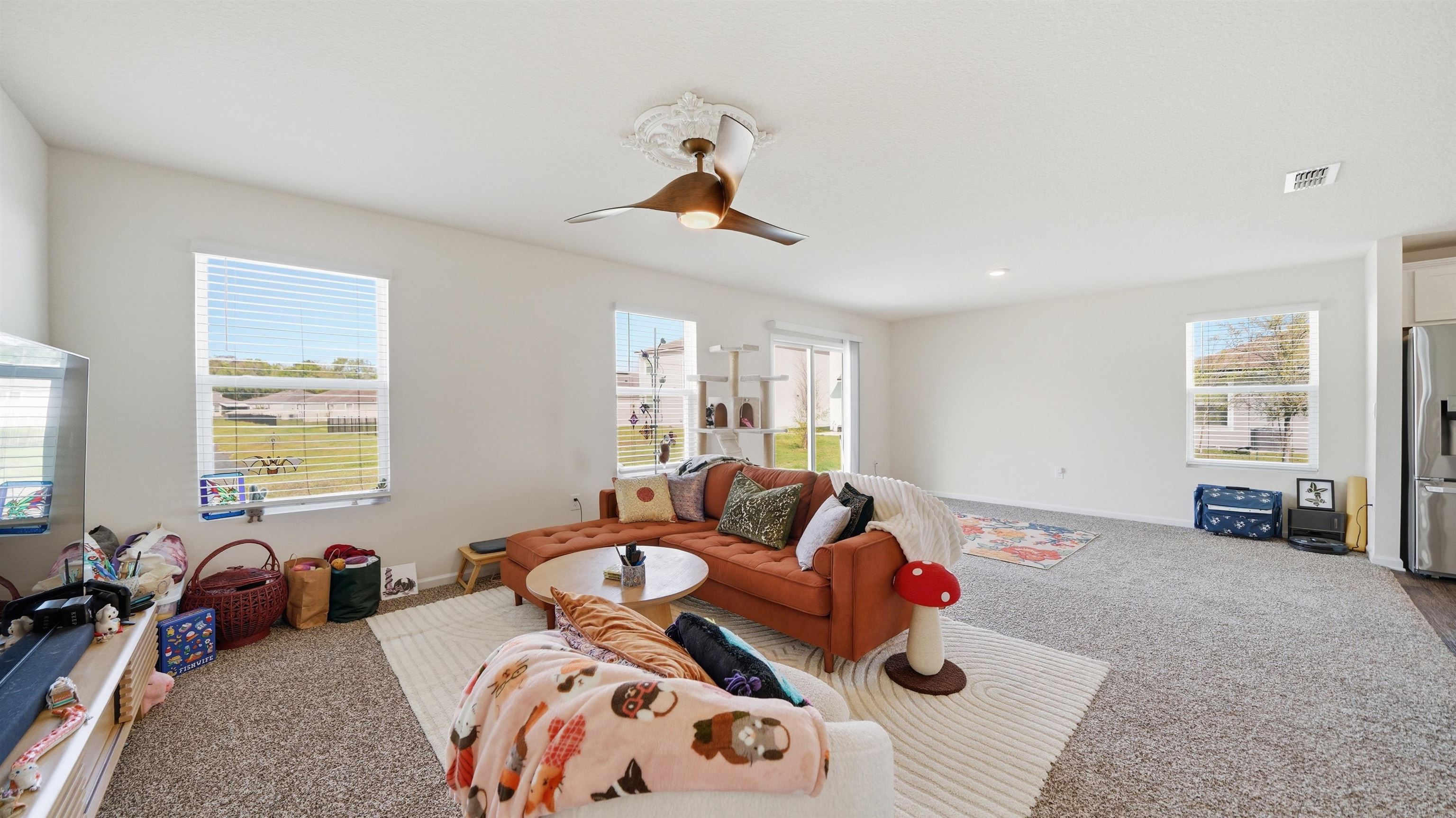 Image 11 of 58 For 46 Albacete Rd