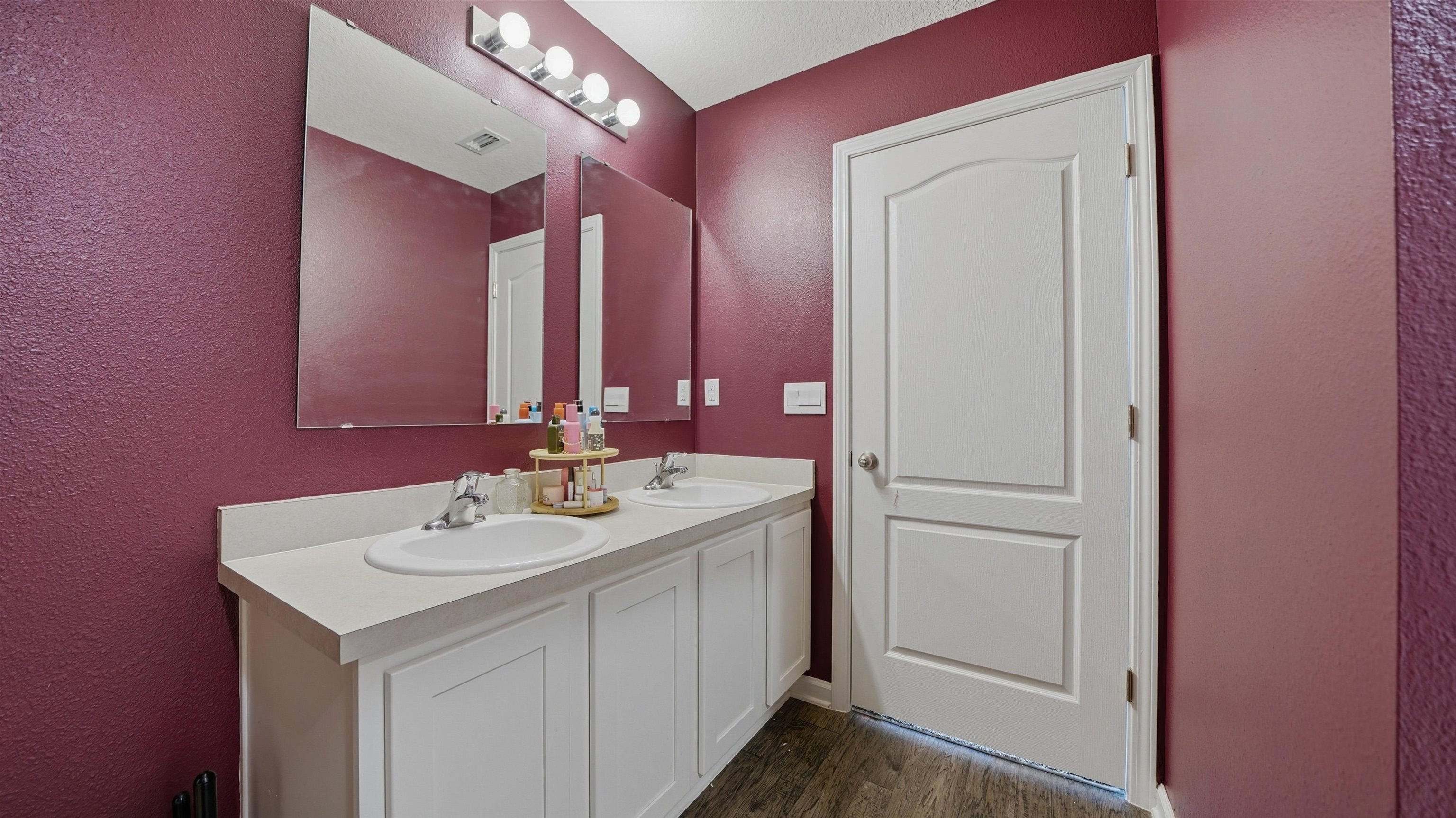 Image 19 of 58 For 46 Albacete Rd