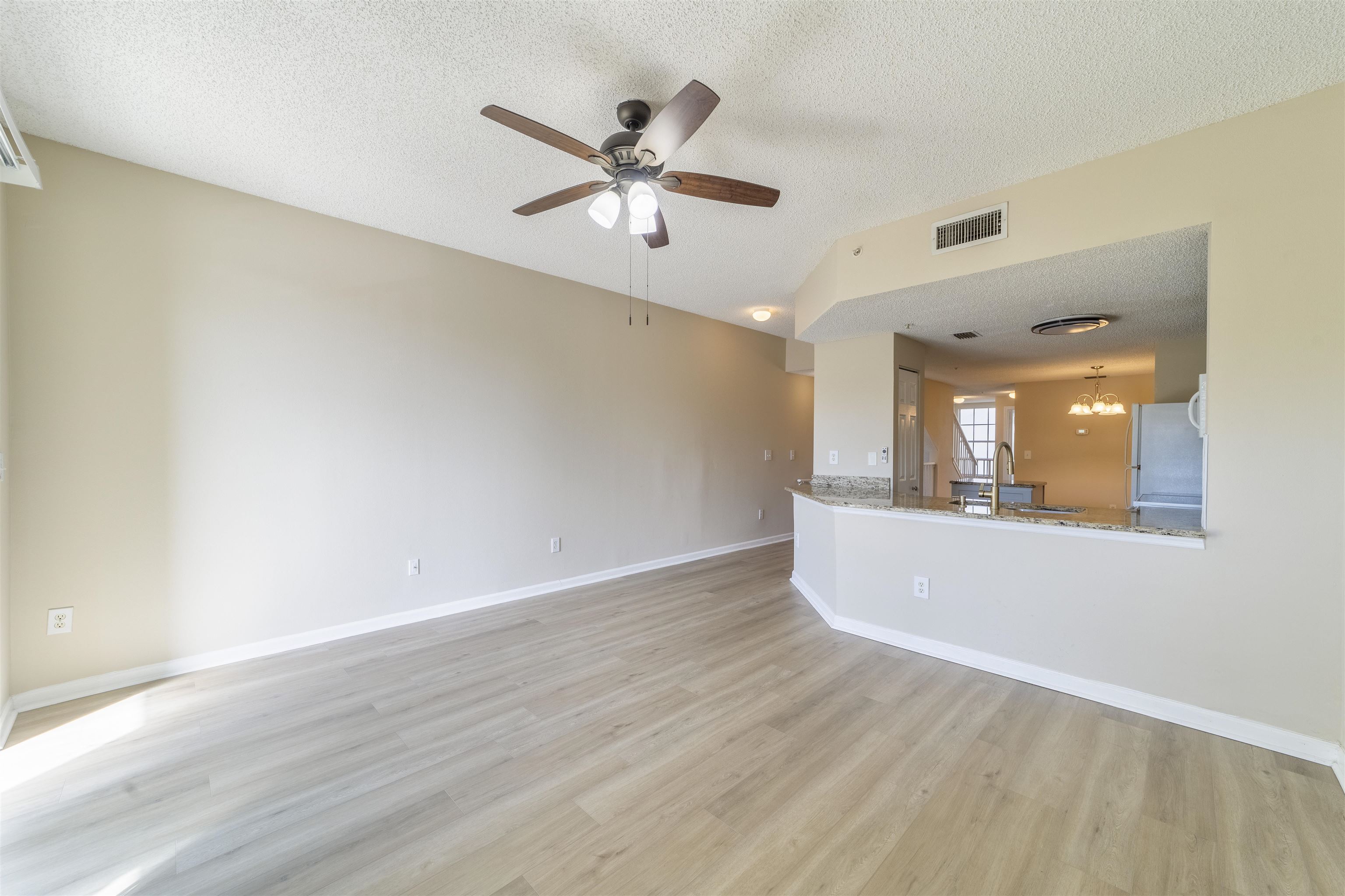 Image 11 of 59 For 4000 Grande Vista Blvd  15-130