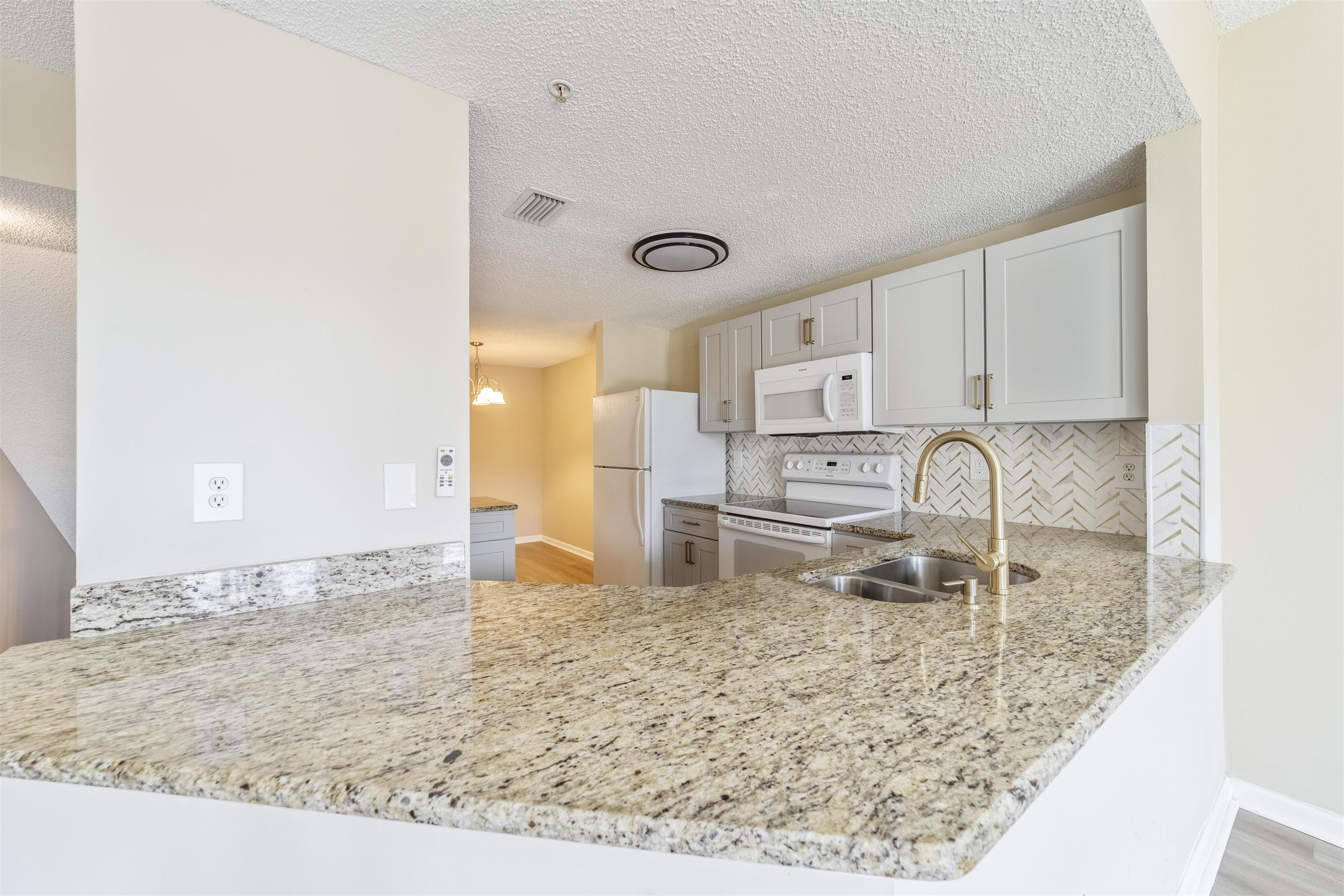 Image 15 of 59 For 4000 Grande Vista Blvd  15-130