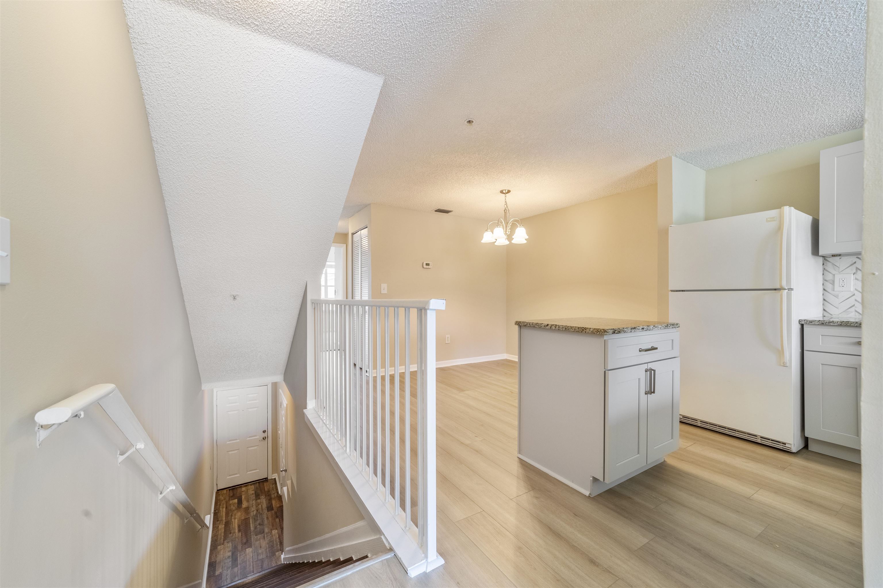 Image 16 of 59 For 4000 Grande Vista Blvd  15-130