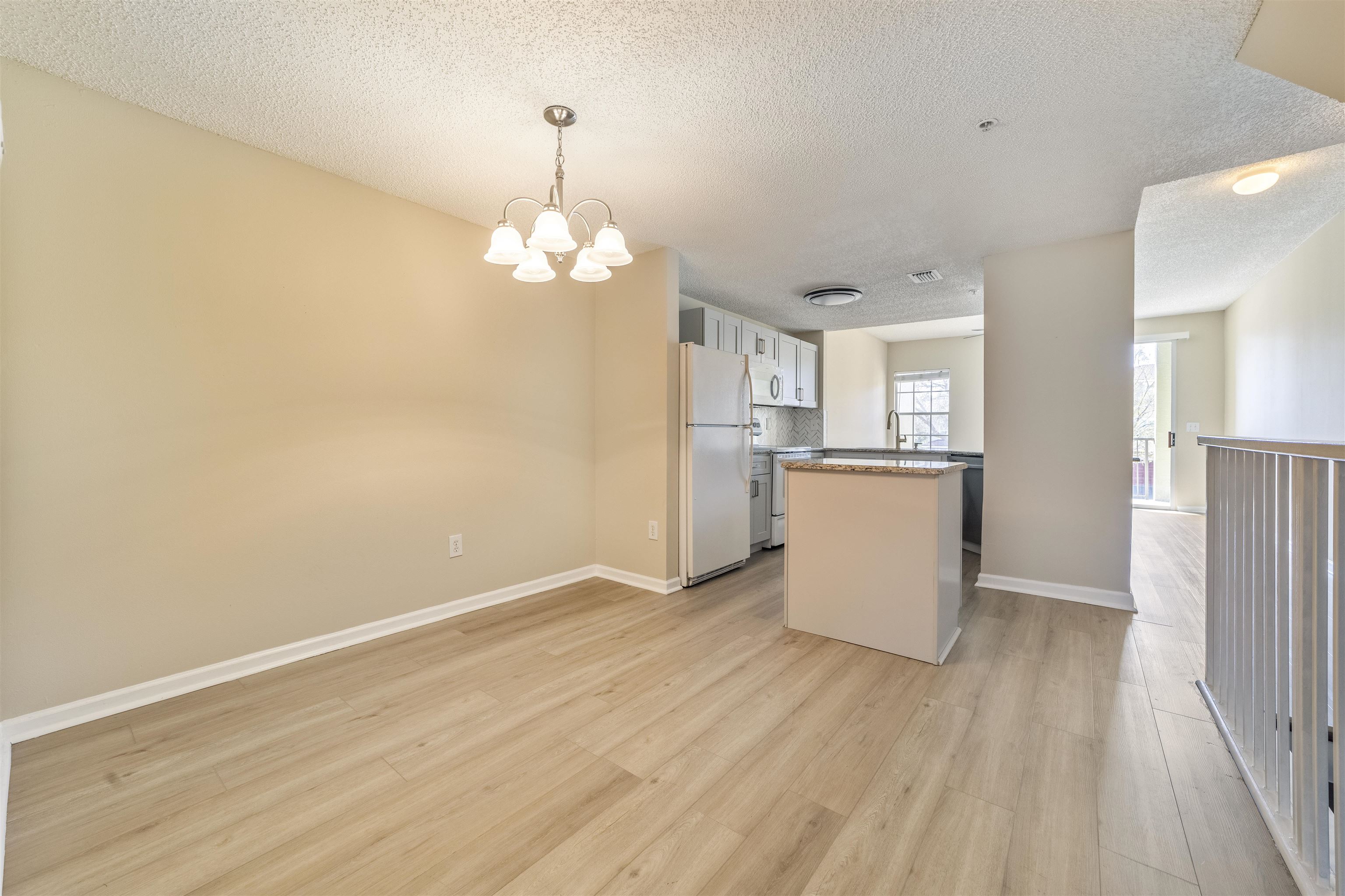 Image 23 of 59 For 4000 Grande Vista Blvd  15-130