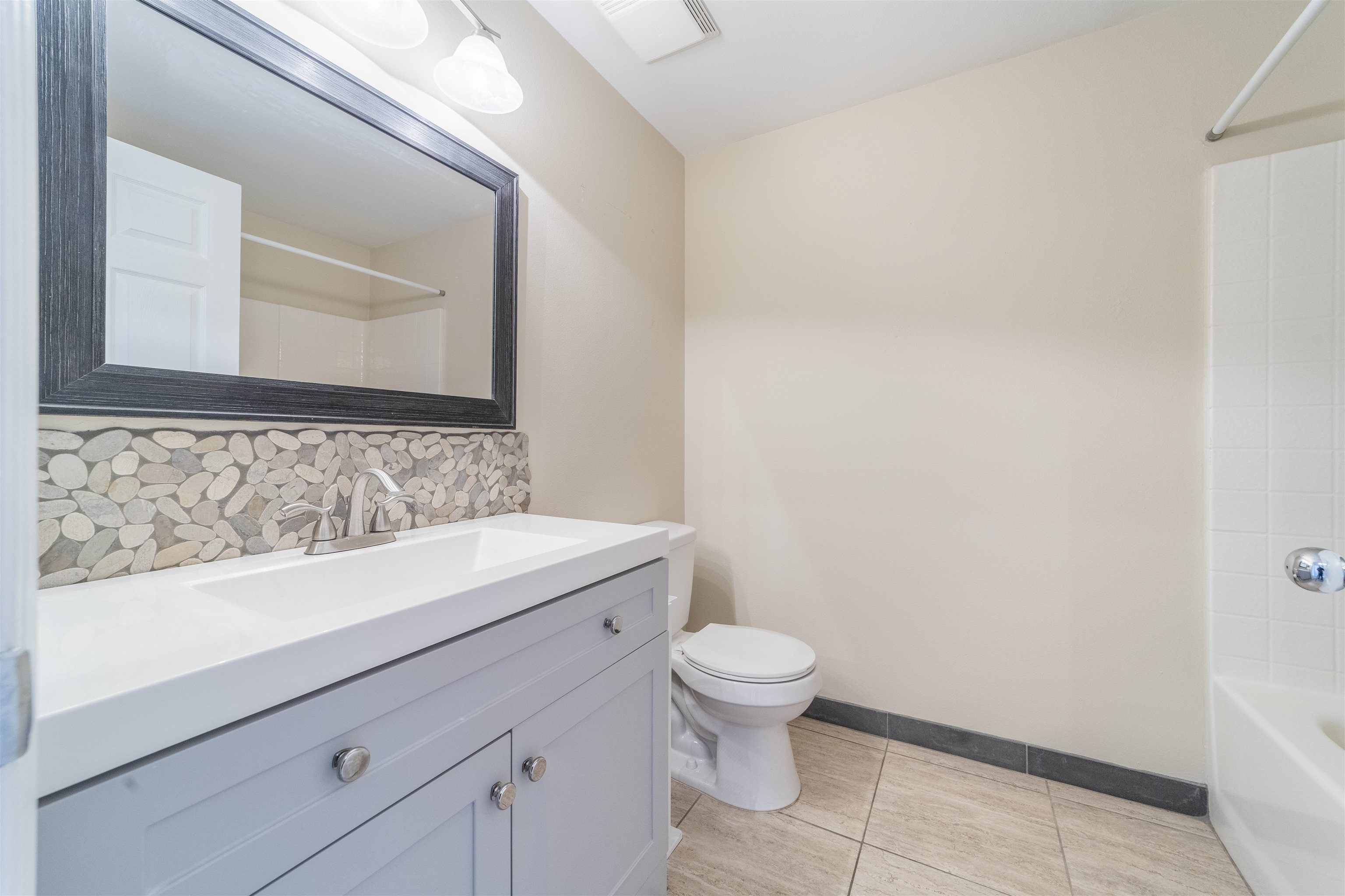 Image 27 of 59 For 4000 Grande Vista Blvd  15-130