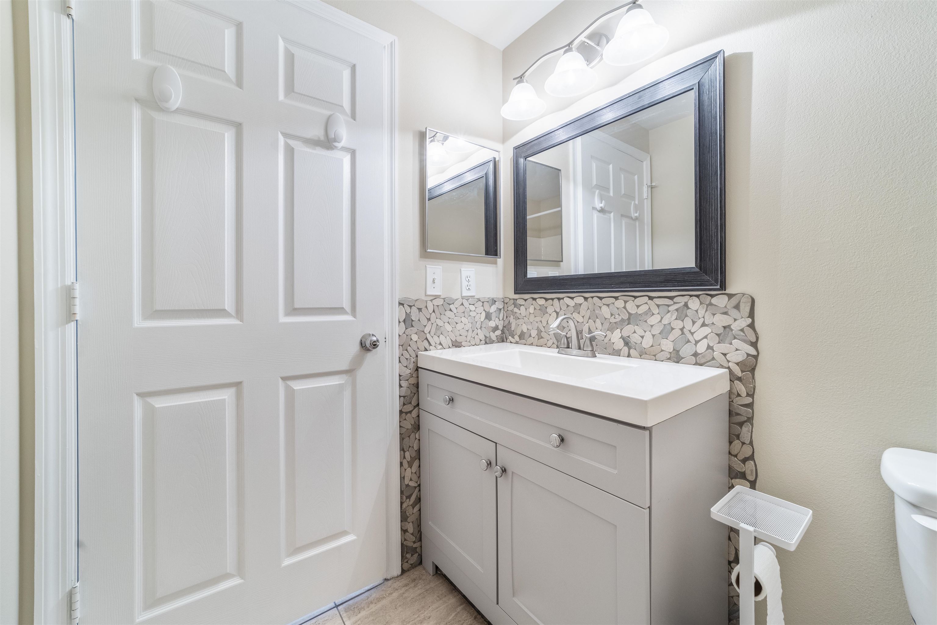 Image 29 of 59 For 4000 Grande Vista Blvd  15-130