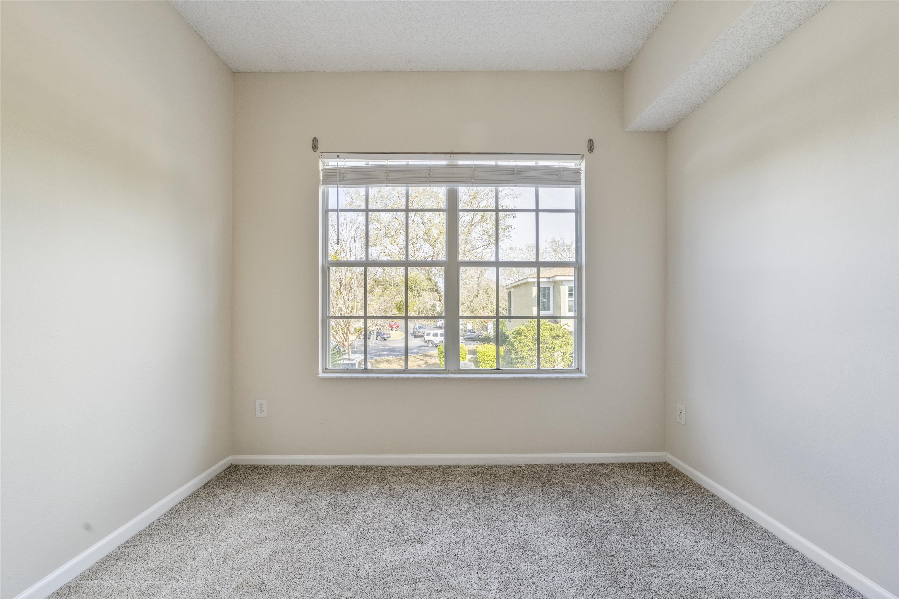 Image 33 of 59 For 4000 Grande Vista Blvd  15-130