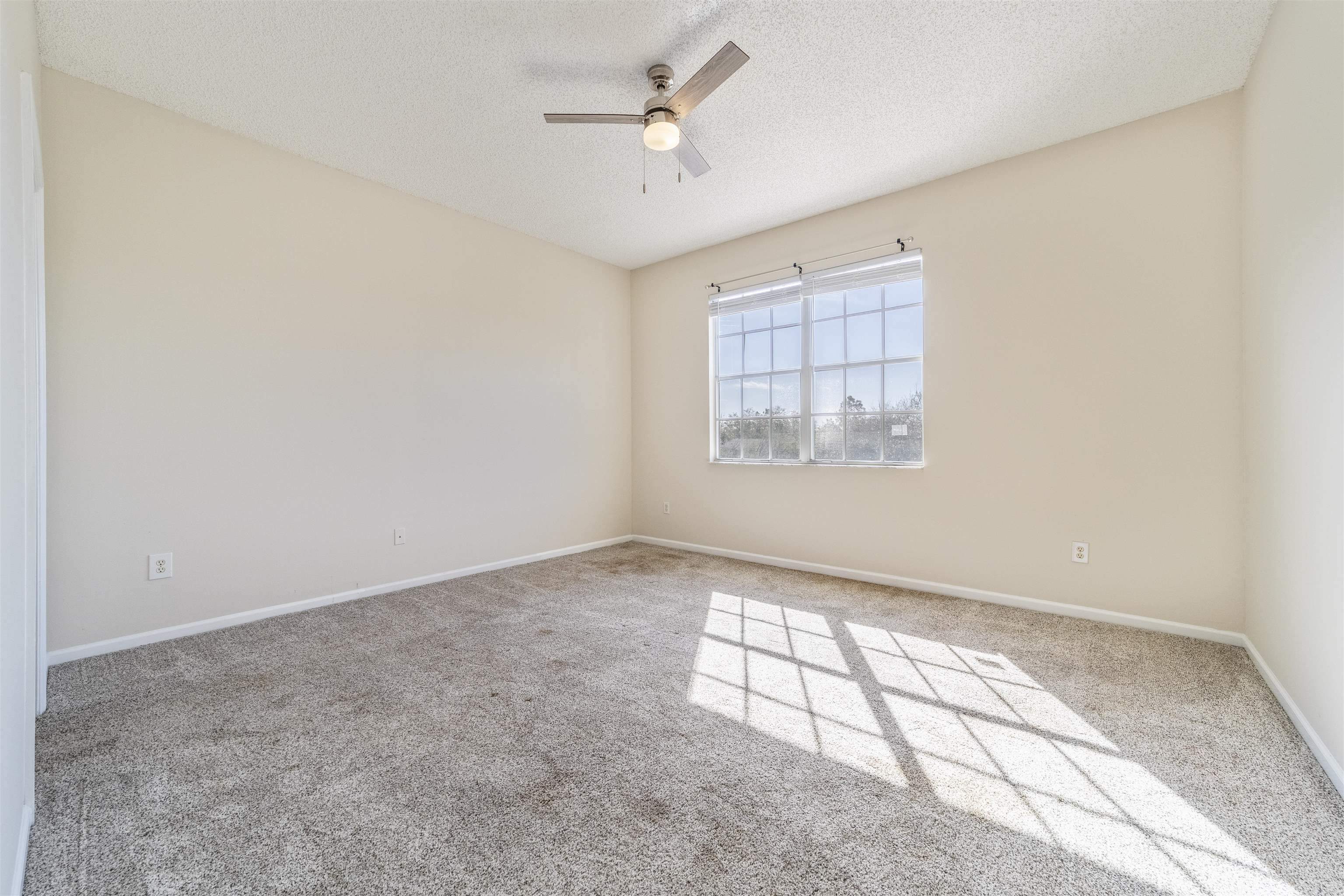 Image 37 of 59 For 4000 Grande Vista Blvd  15-130