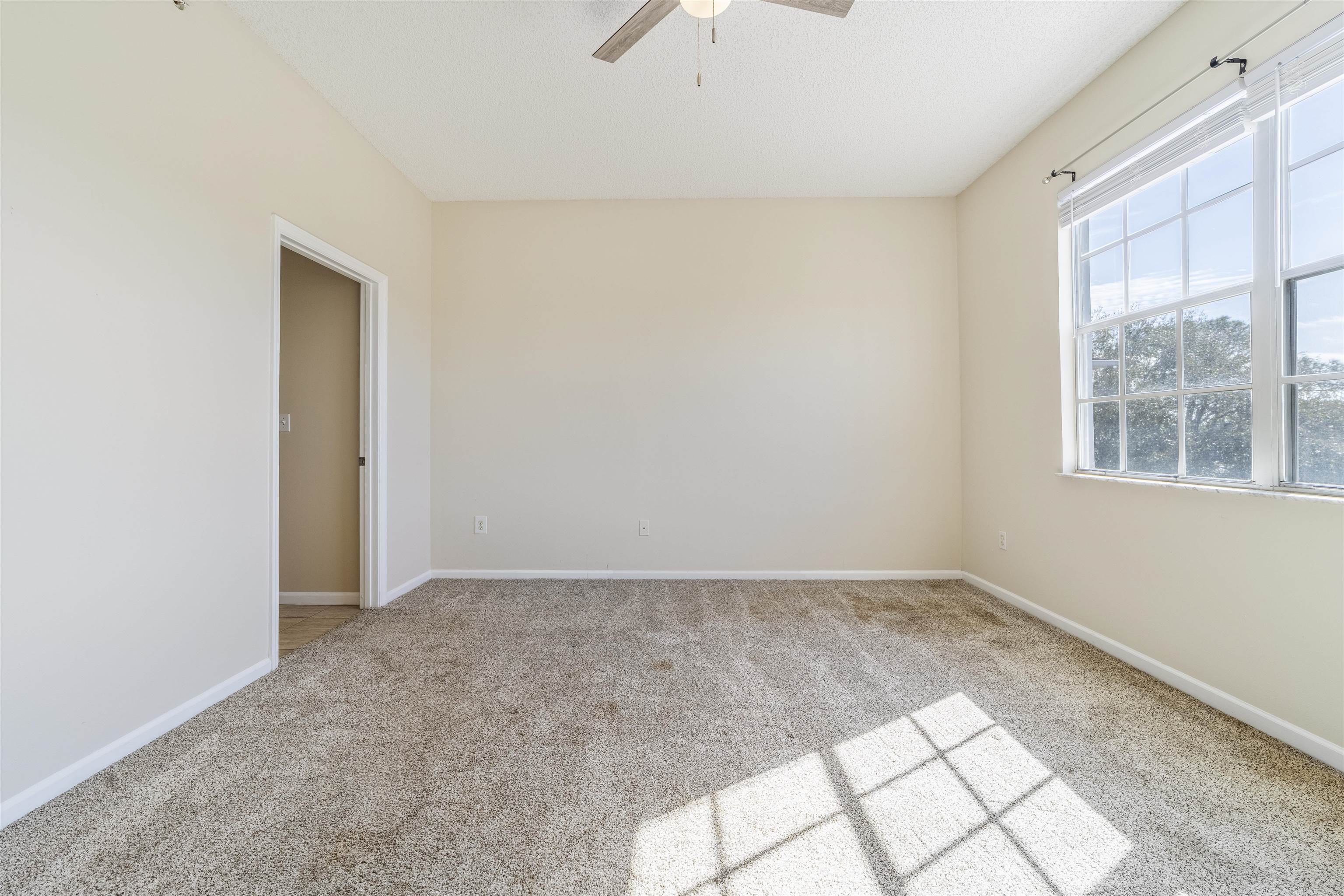 Image 38 of 59 For 4000 Grande Vista Blvd  15-130