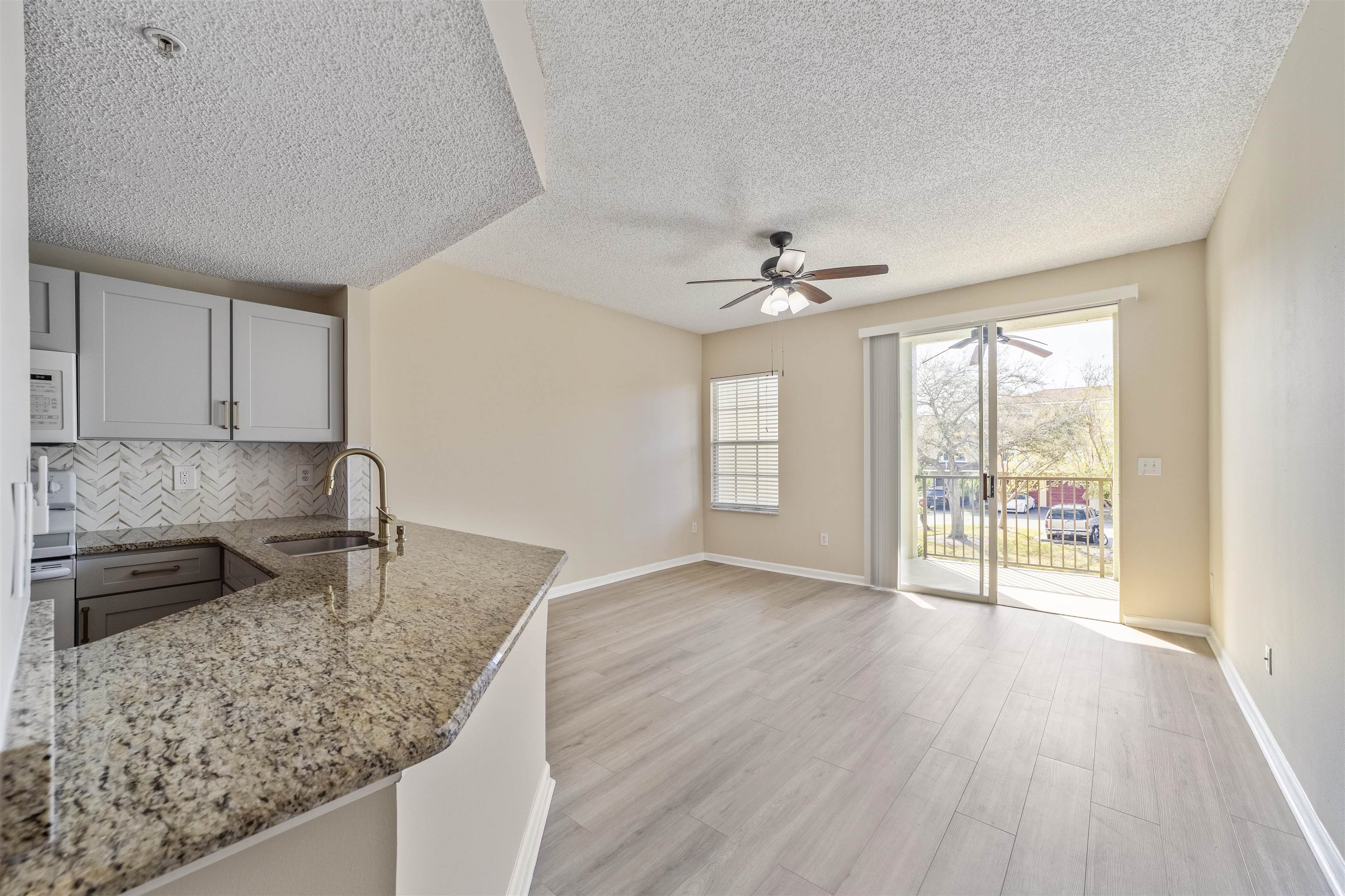 Image 4 of 59 For 4000 Grande Vista Blvd  15-130