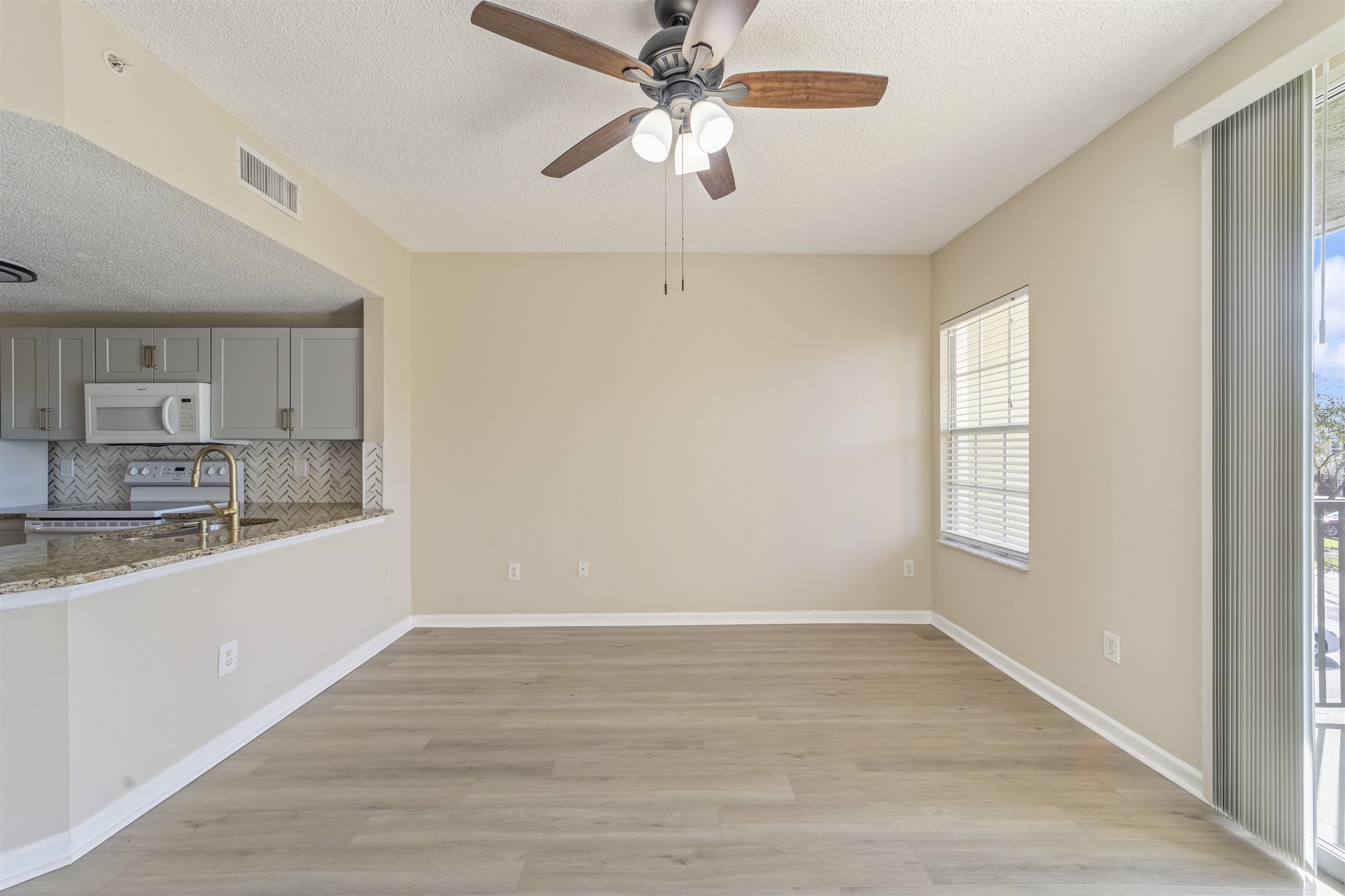 Image 6 of 59 For 4000 Grande Vista Blvd  15-130