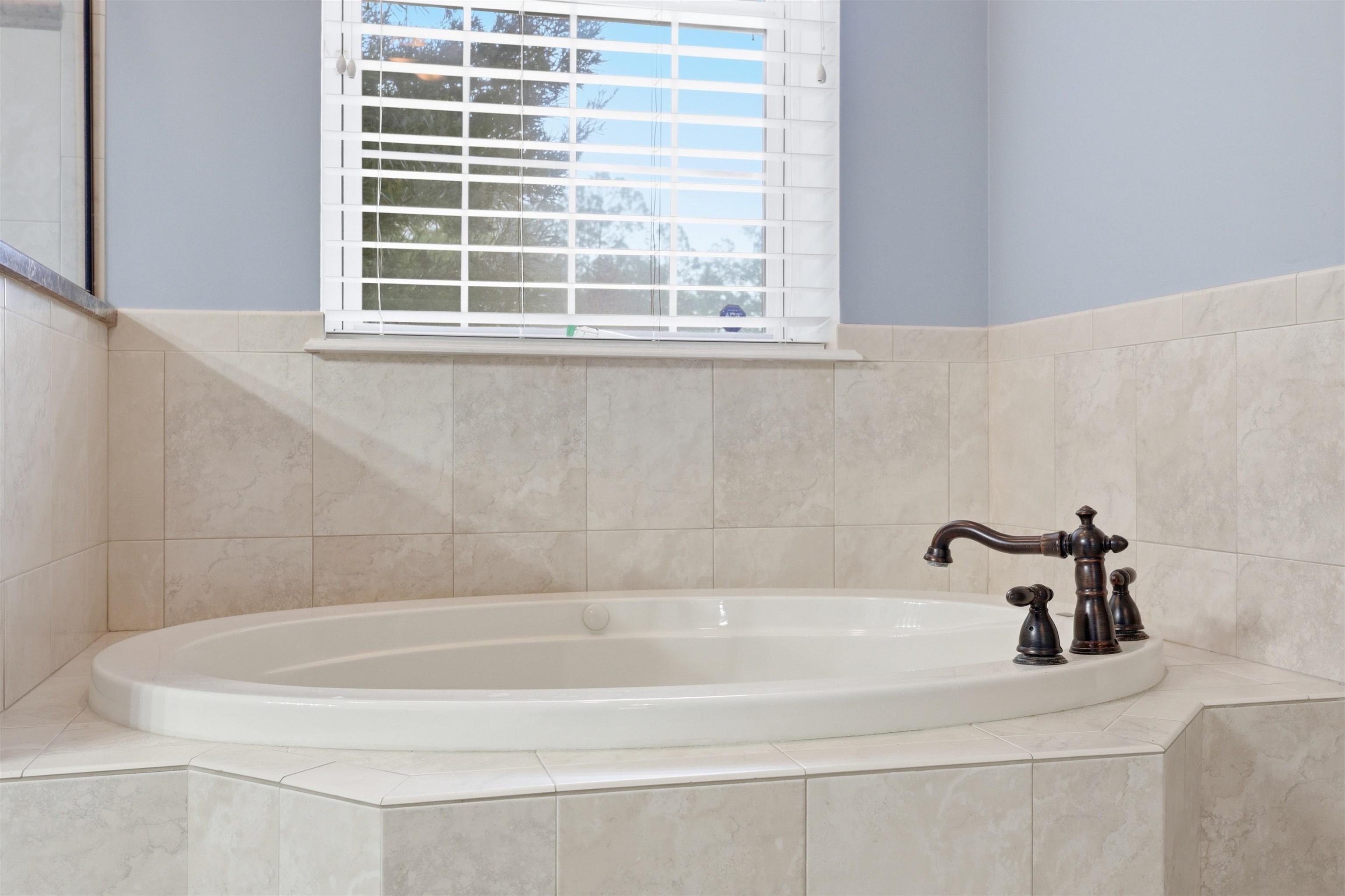 Image 10 of 69 For 417 Leotta Dr