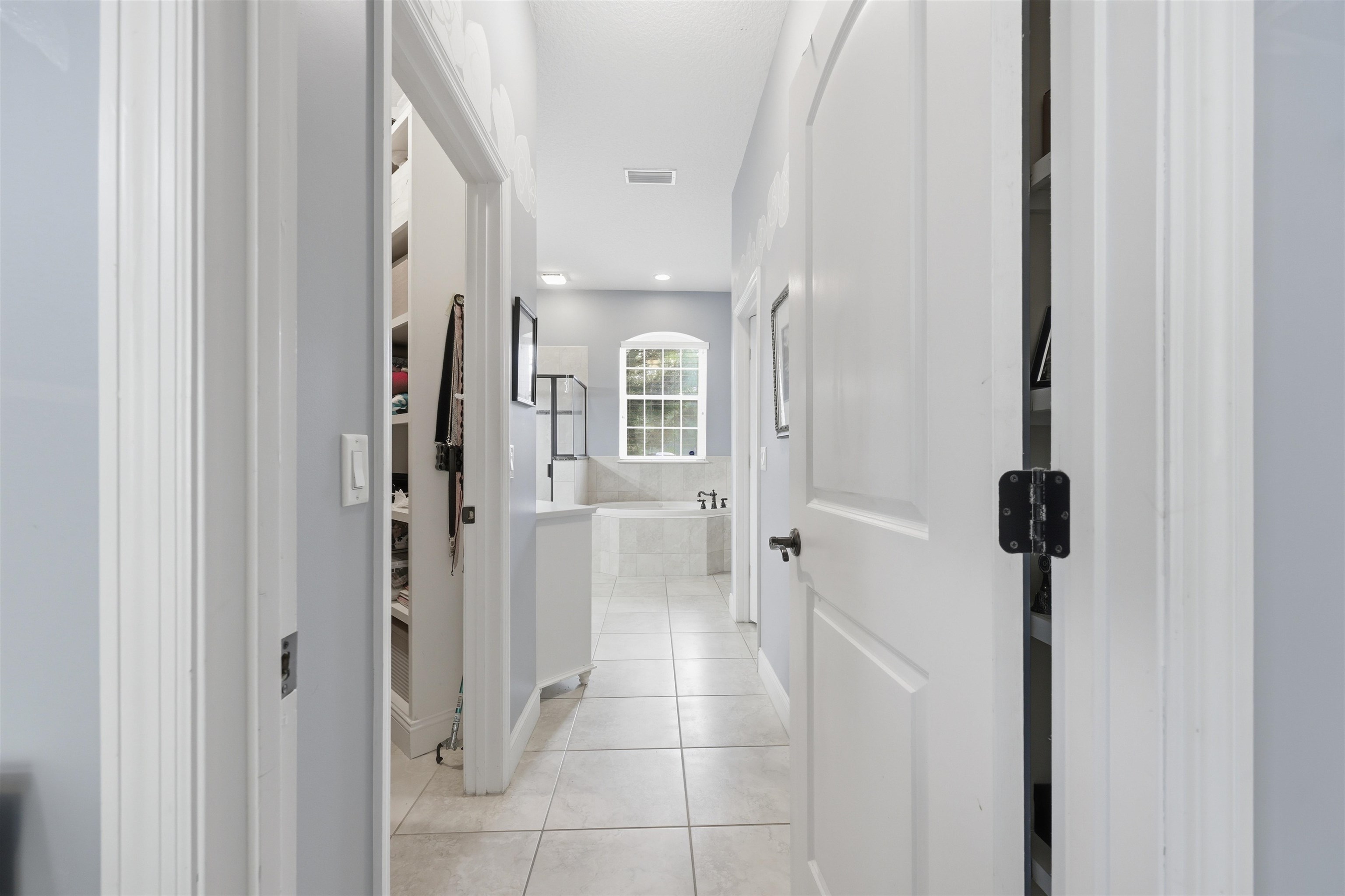 Image 7 of 69 For 417 Leotta Dr