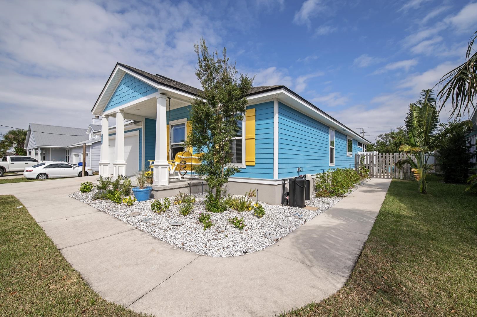 Image 3 of 30 For 6056 Costanero Rd