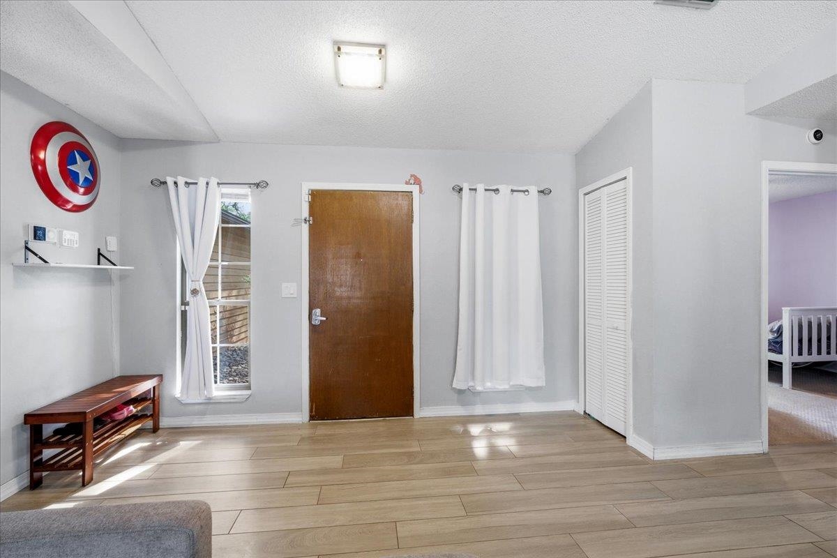 Image 11 of 55 For 204 Queen Rd