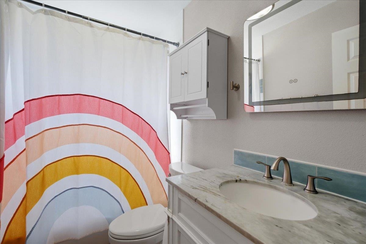 Image 26 of 55 For 204 Queen Rd