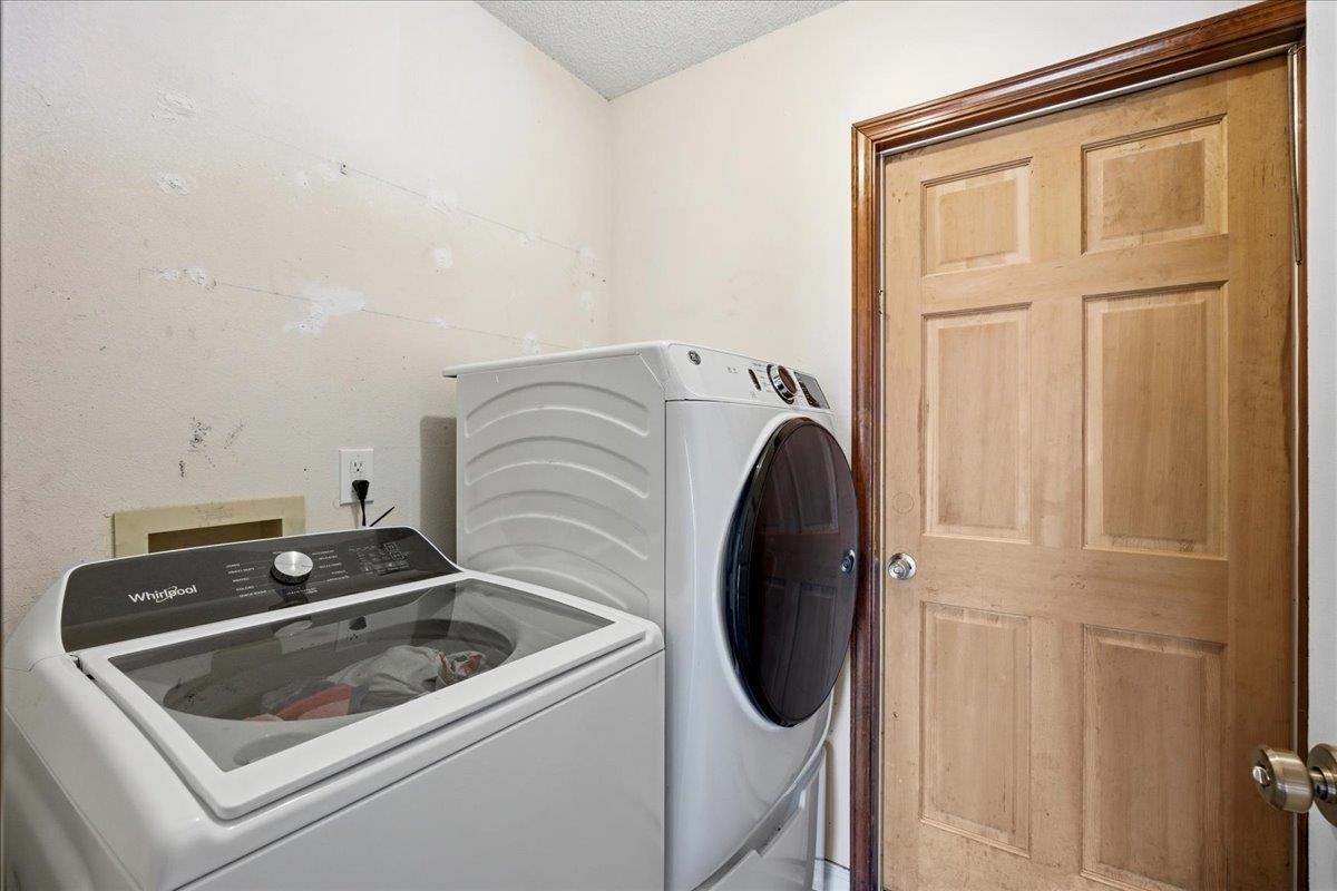 Image 29 of 55 For 204 Queen Rd