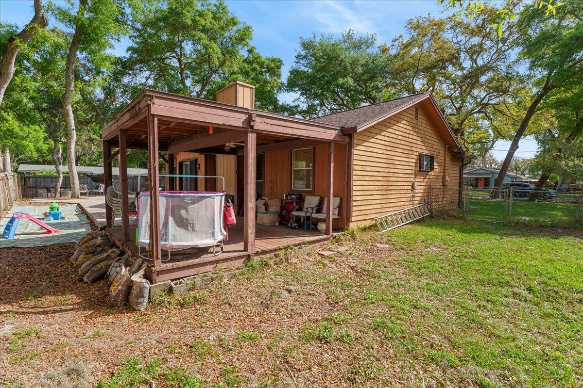 Image 36 of 55 For 204 Queen Rd