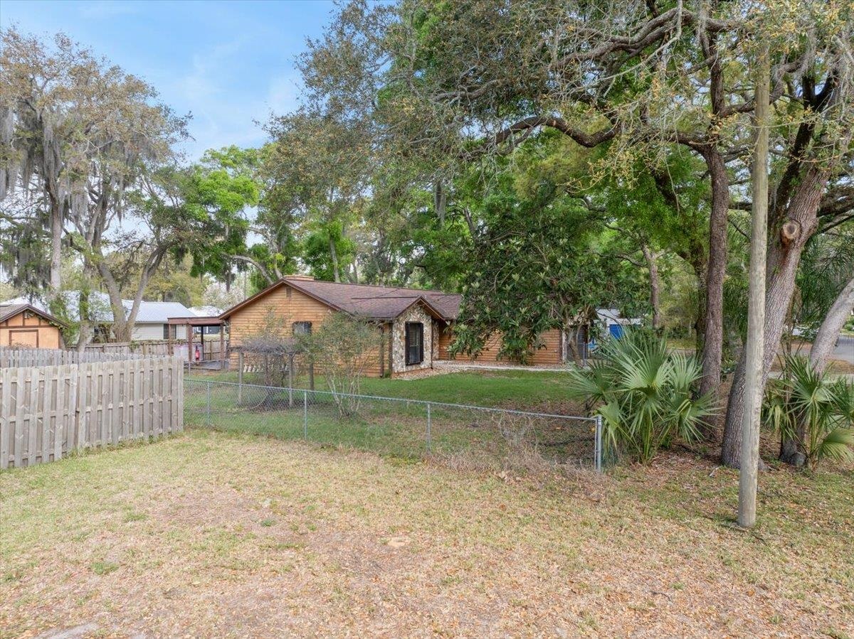 Image 40 of 55 For 204 Queen Rd