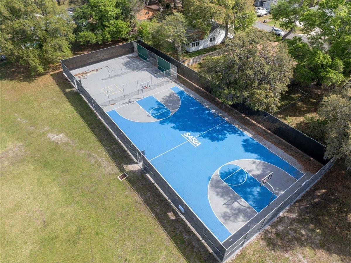 Image 53 of 55 For 204 Queen Rd