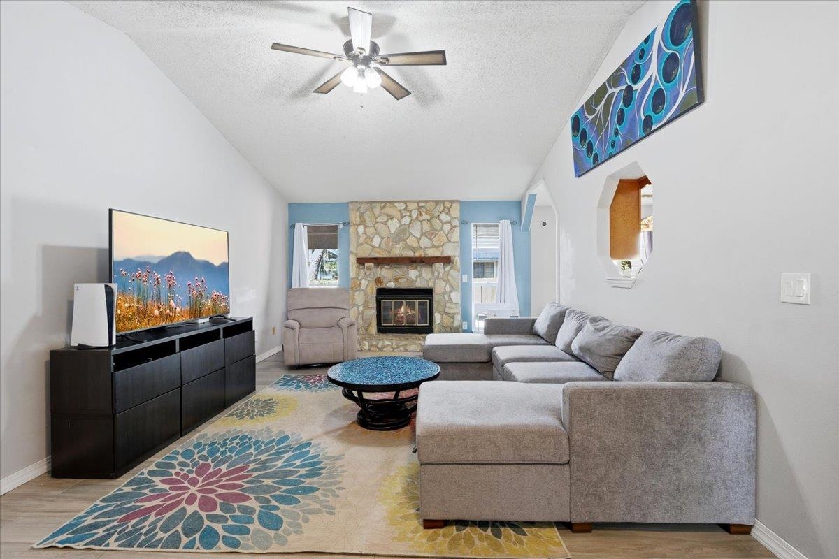 Image 8 of 55 For 204 Queen Rd