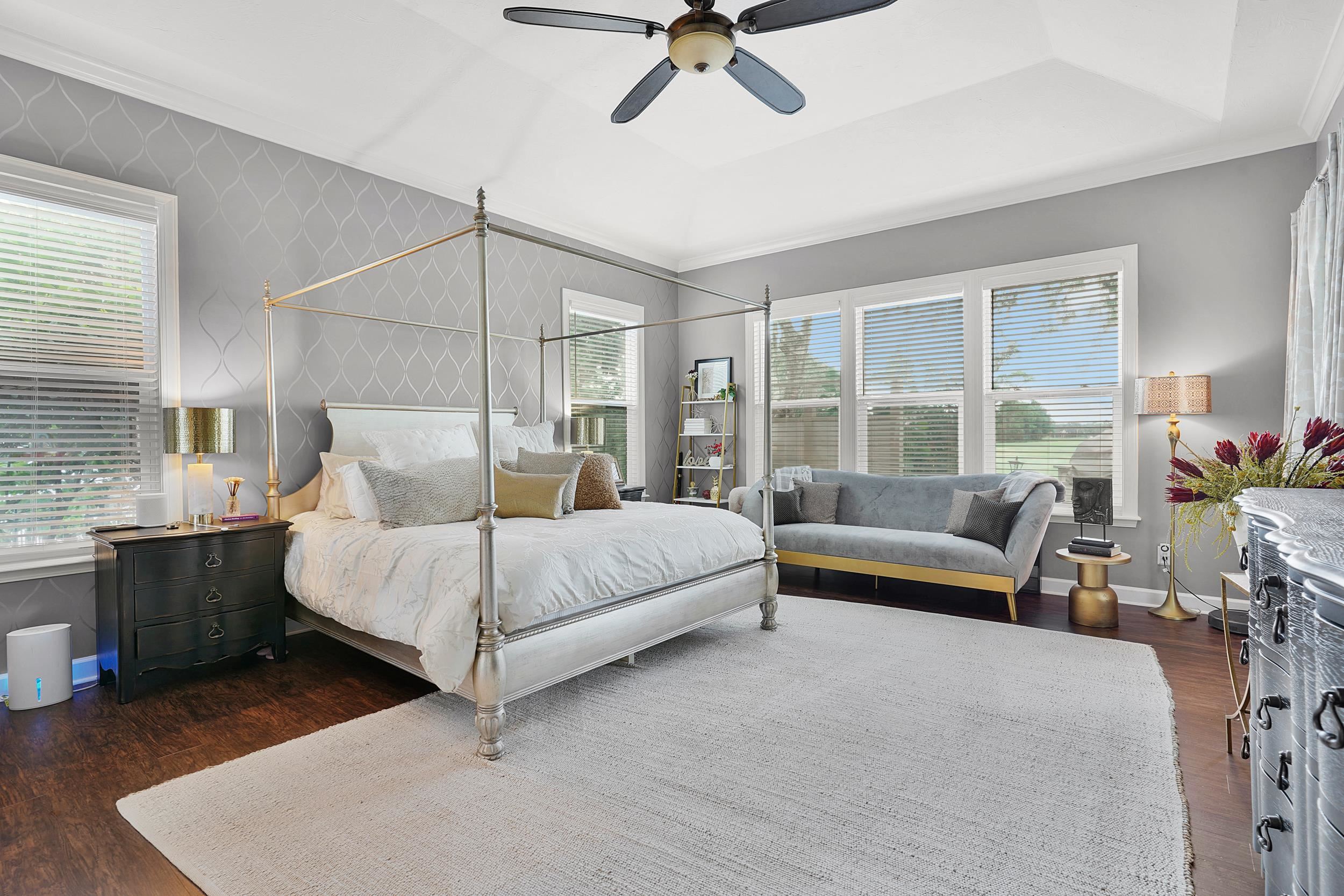 Image 21 of 53 For 500 Turnberry Ln