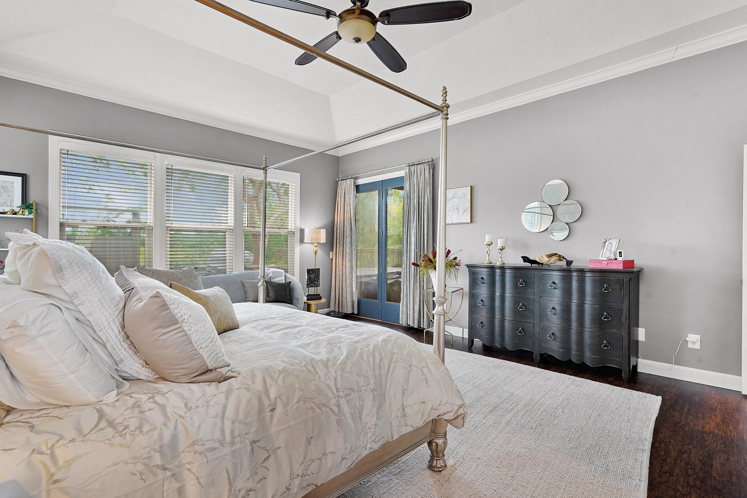 Image 23 of 53 For 500 Turnberry Ln