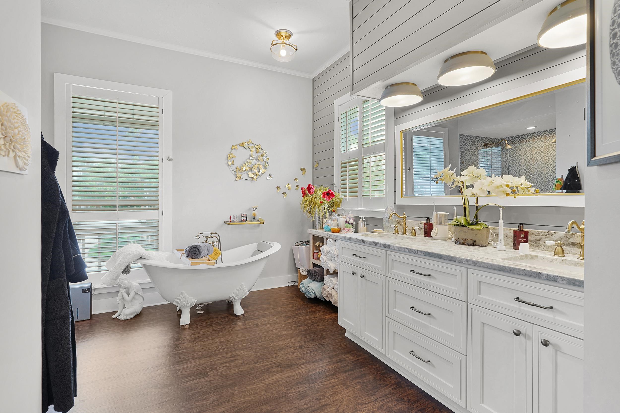 Image 24 of 53 For 500 Turnberry Ln