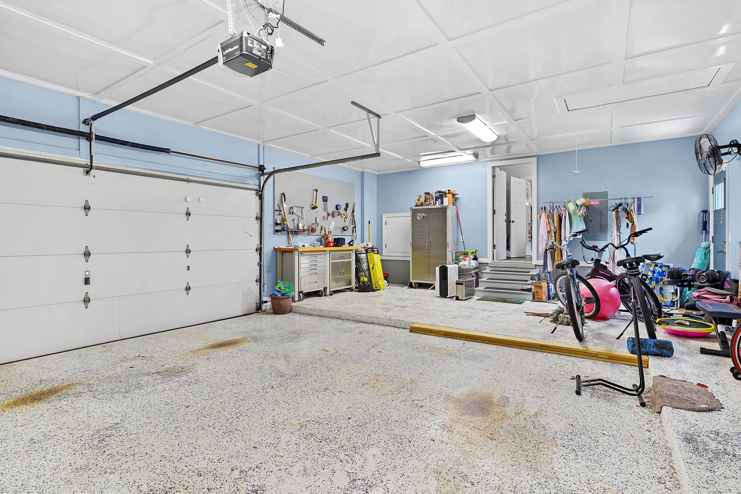 Image 34 of 53 For 500 Turnberry Ln