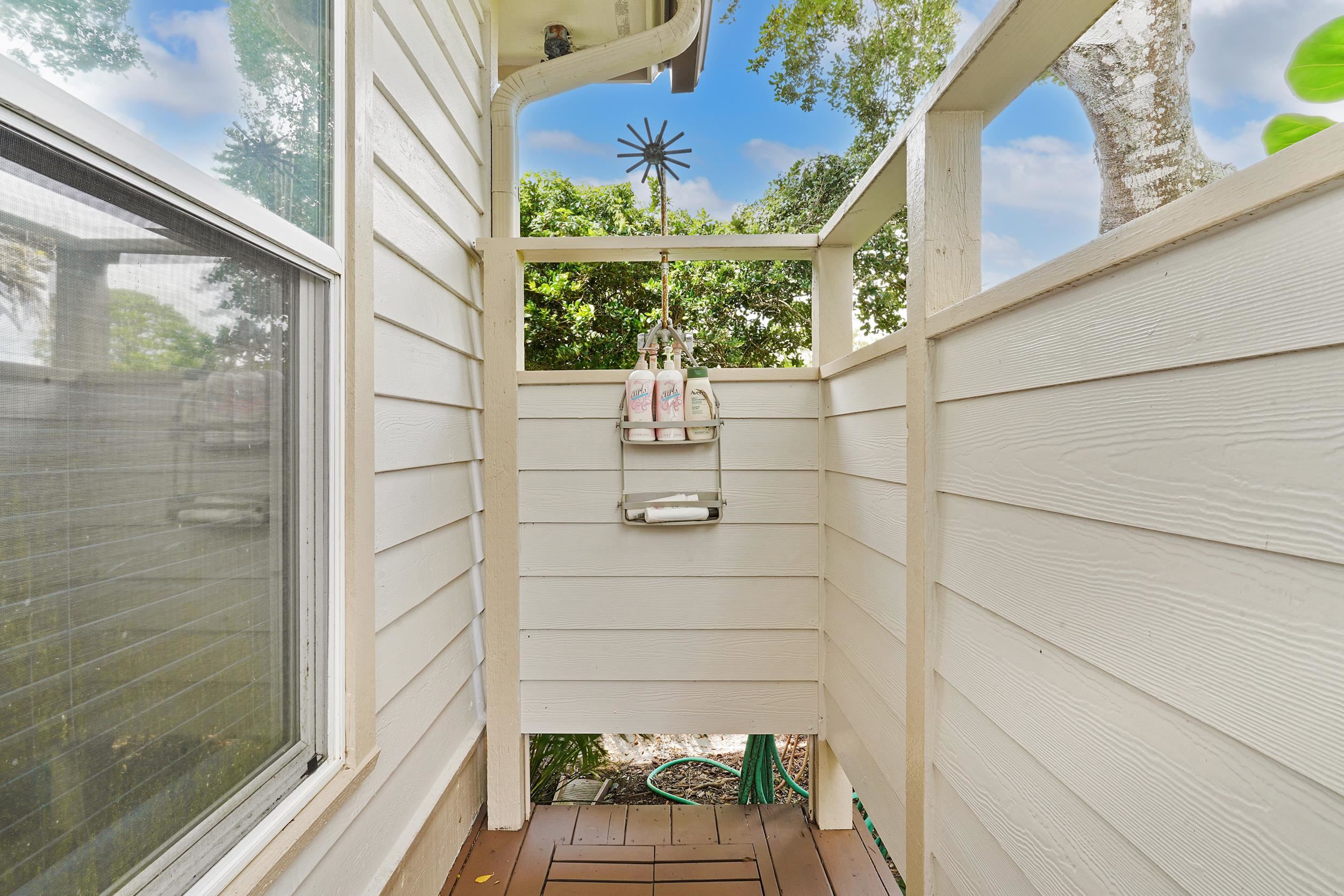 Image 41 of 53 For 500 Turnberry Ln