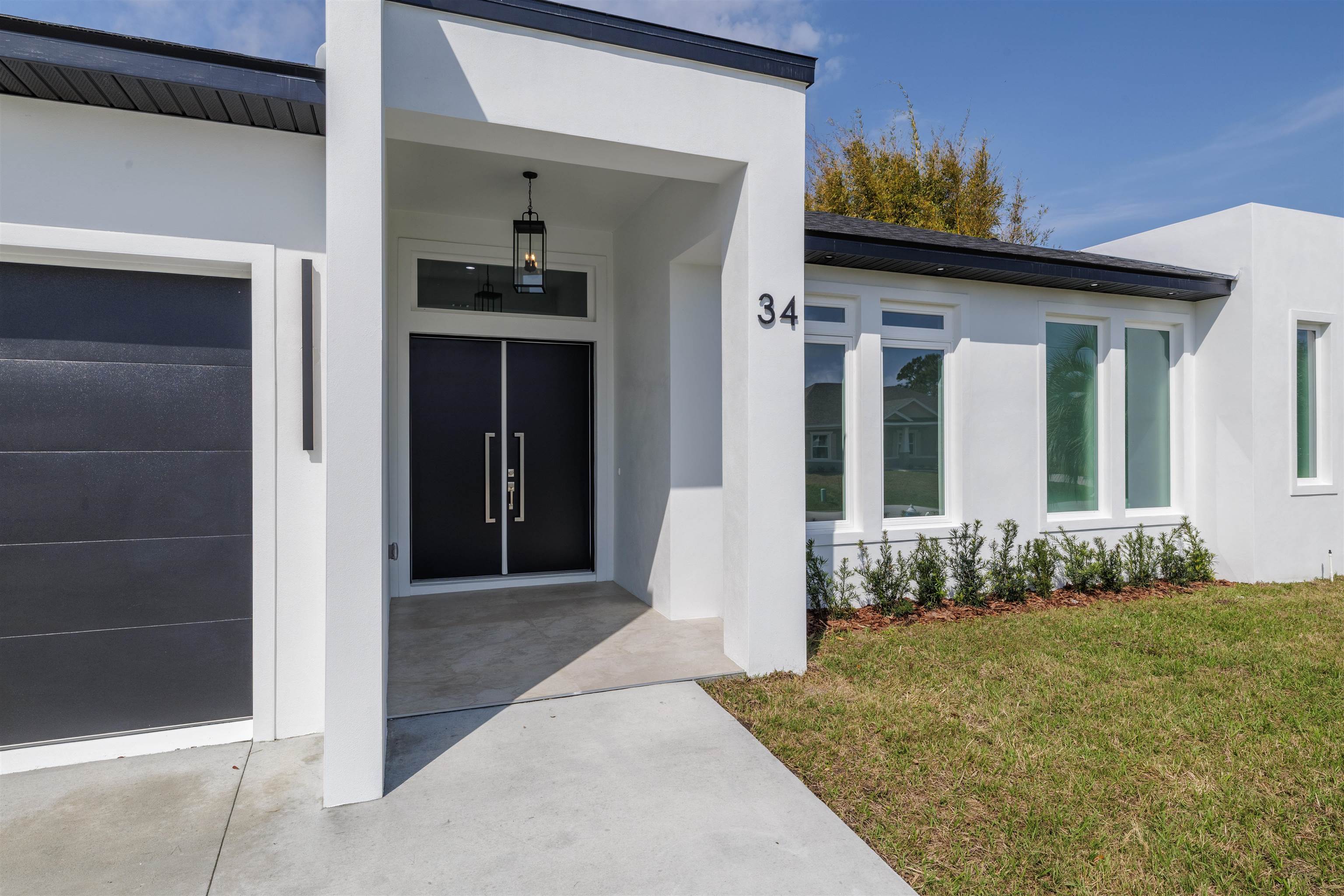 Image 2 of 45 For 34 Fallen Oak Nw