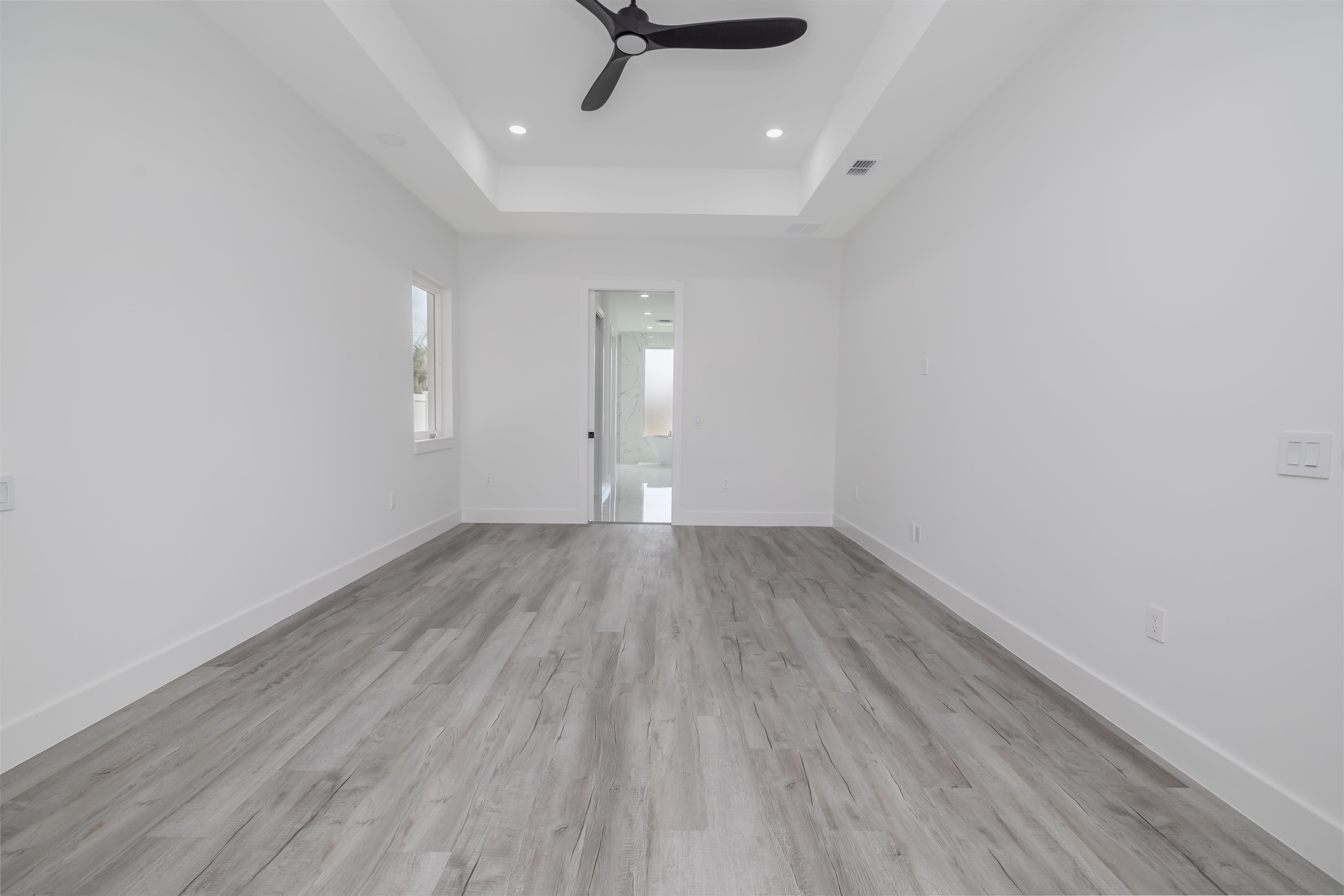 Image 20 of 45 For 34 Fallen Oak Nw