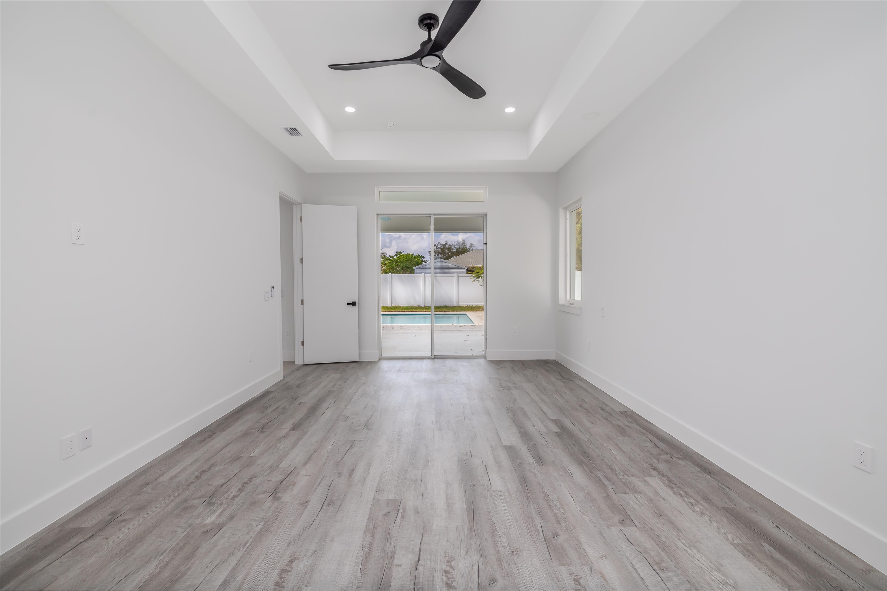 Image 21 of 45 For 34 Fallen Oak Nw