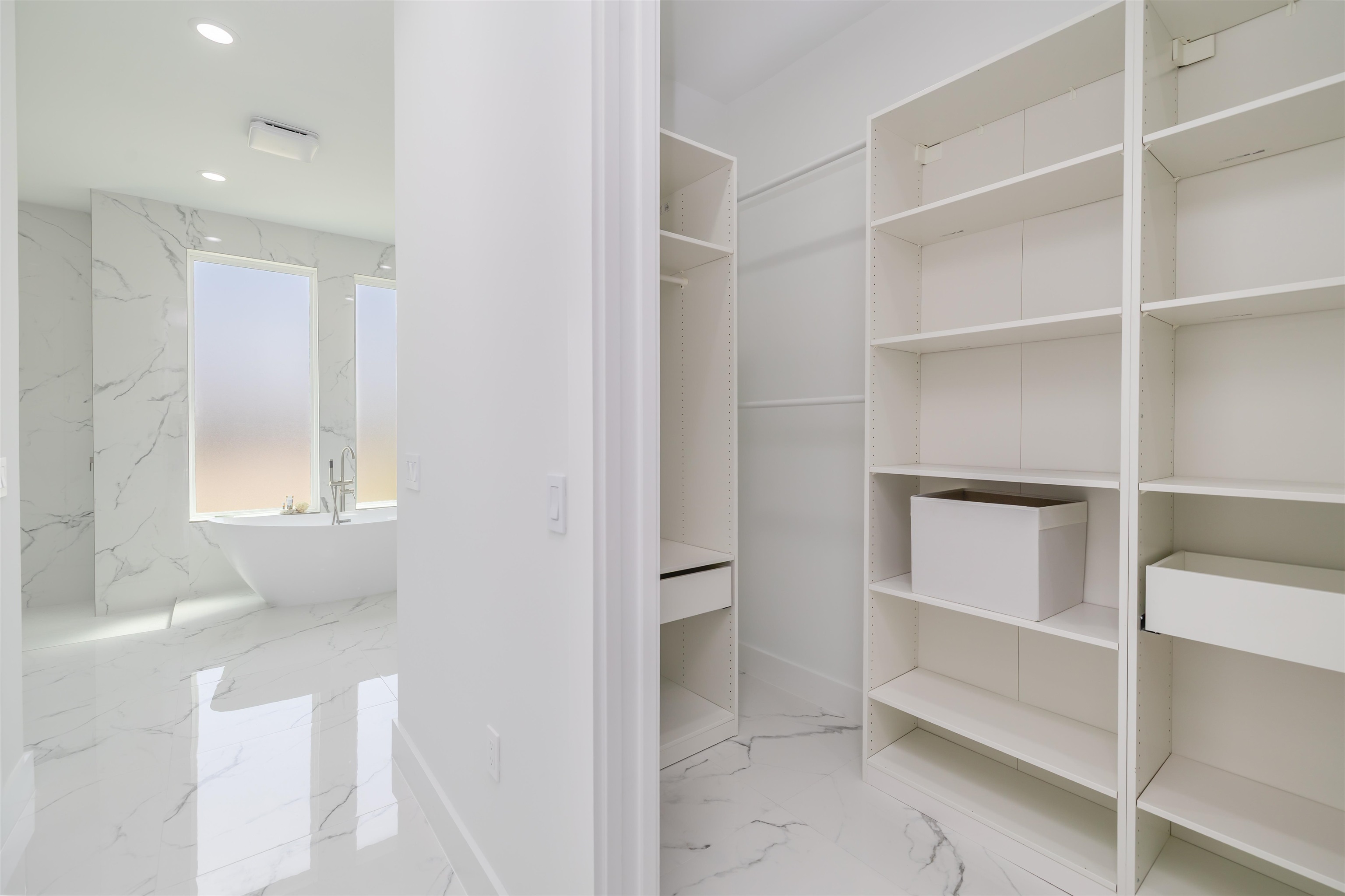 Image 22 of 45 For 34 Fallen Oak Nw