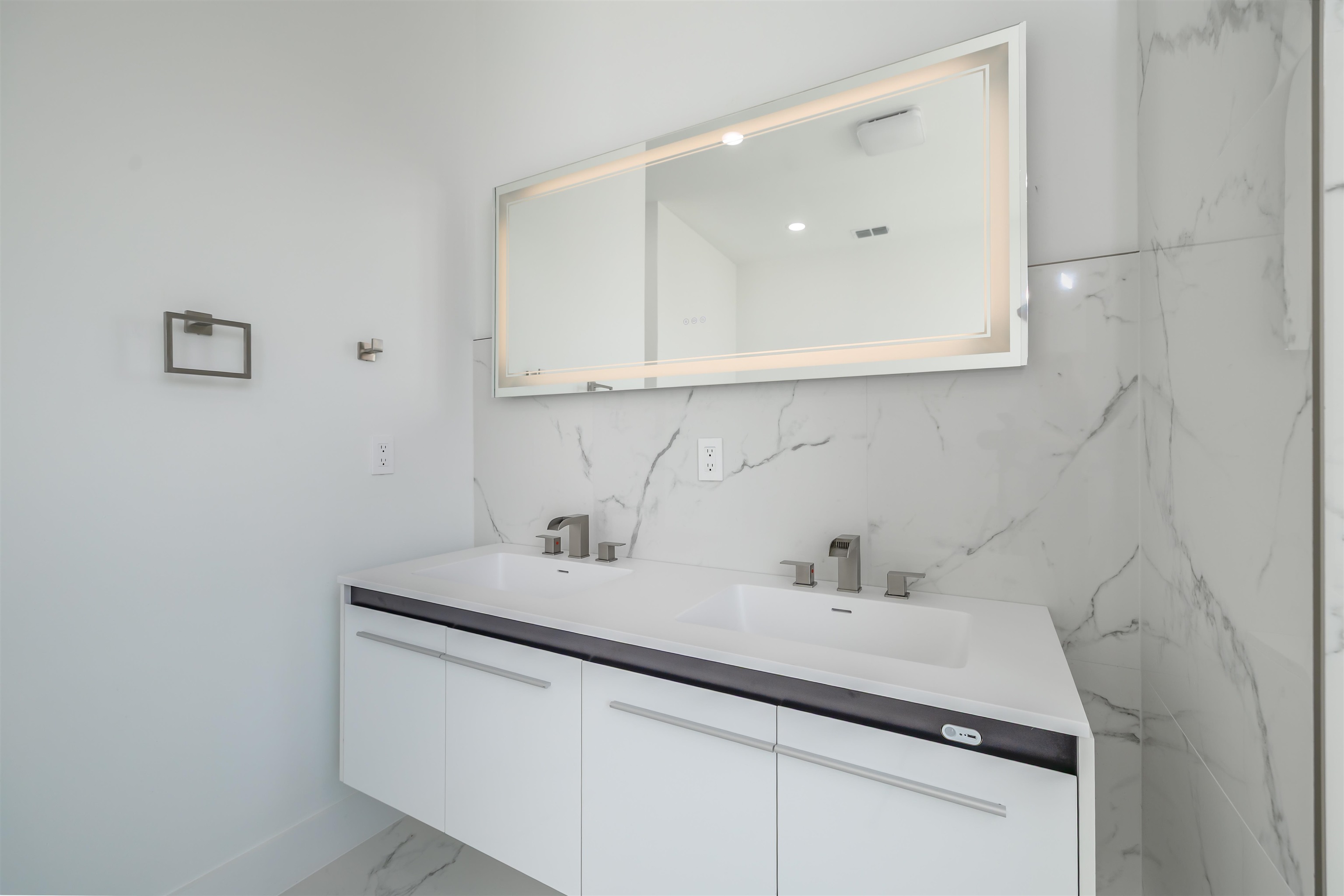 Image 24 of 45 For 34 Fallen Oak Nw