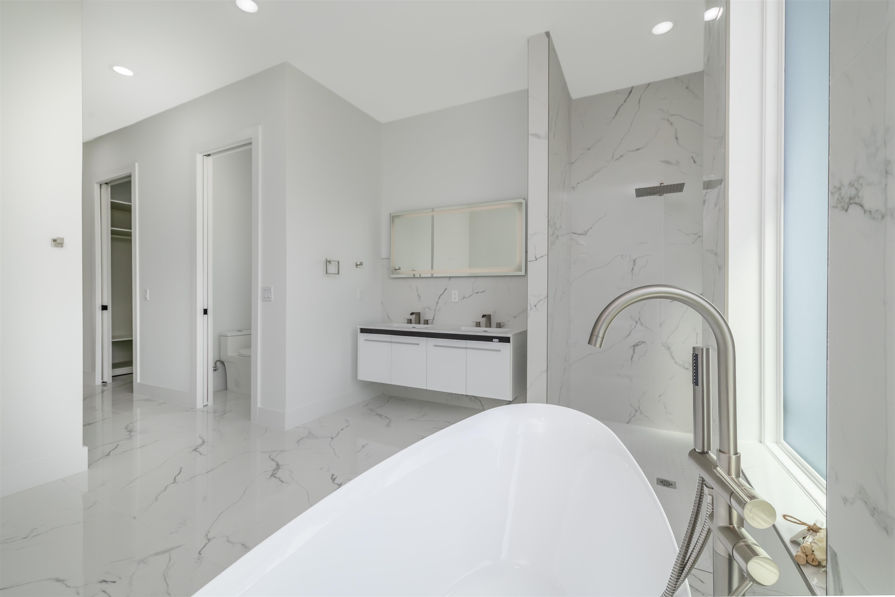 Image 26 of 45 For 34 Fallen Oak Nw