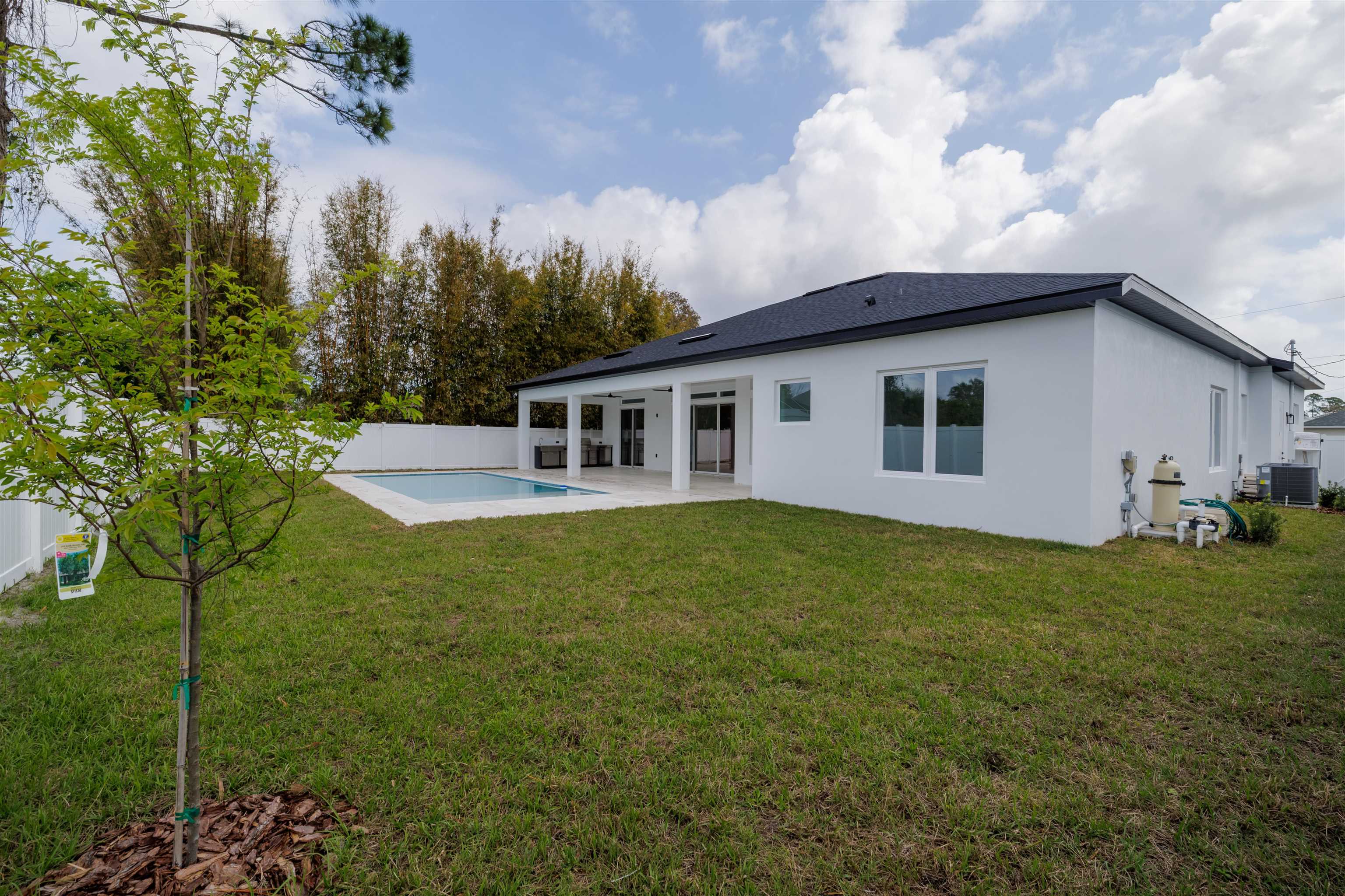 Image 36 of 45 For 34 Fallen Oak Nw